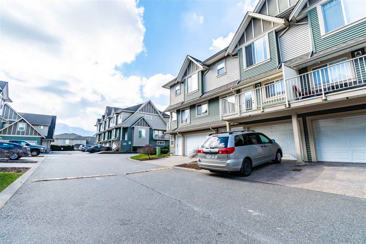2 6498 Southdowne Place, Chilliwack, BC, V2R 0K3 R2549403 David