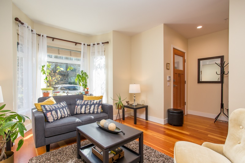 263 Salter Street, New Westminster, BC, V3M 0B5 R2551692 Matt