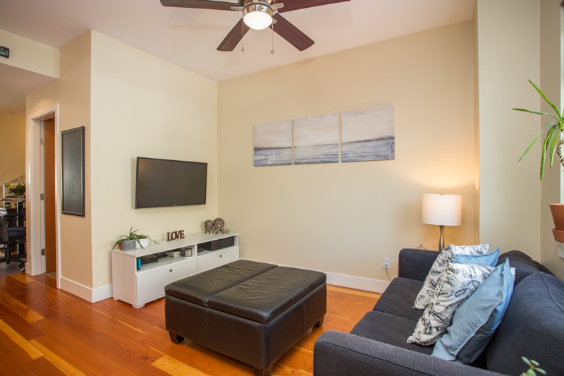 263 Salter Street, New Westminster, BC, V3M 0B5 R2551692 Matt