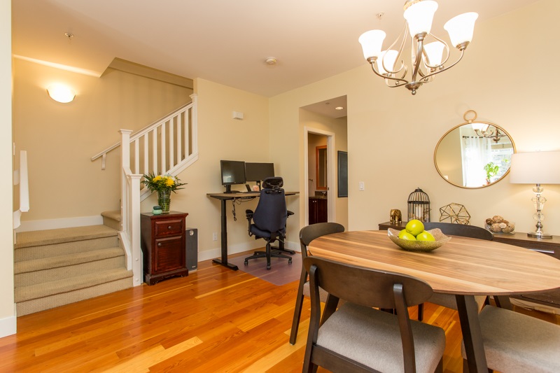 263 Salter Street, New Westminster, BC, V3M 0B5 R2551692 Matt