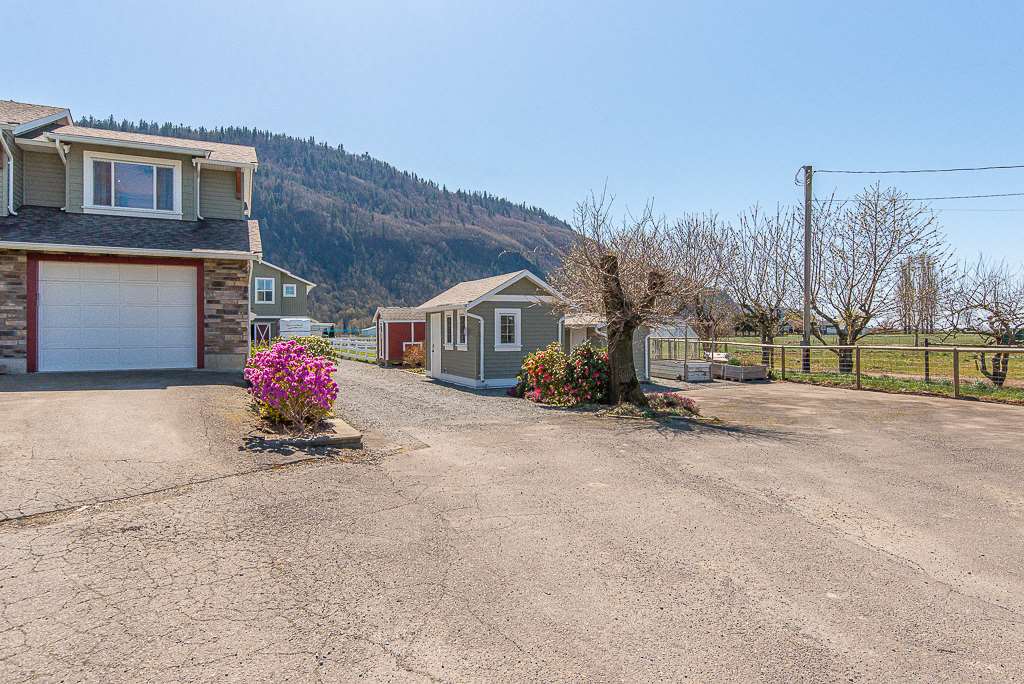 38686 Old Yale Road, Abbotsford, BC, V3G 1X5 R2567191 Susanne Walton