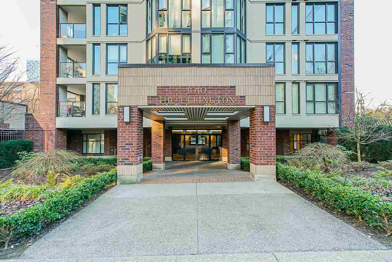  1604 1010 Burnaby Street, Vancouver, BC R2577467 Team Kerr