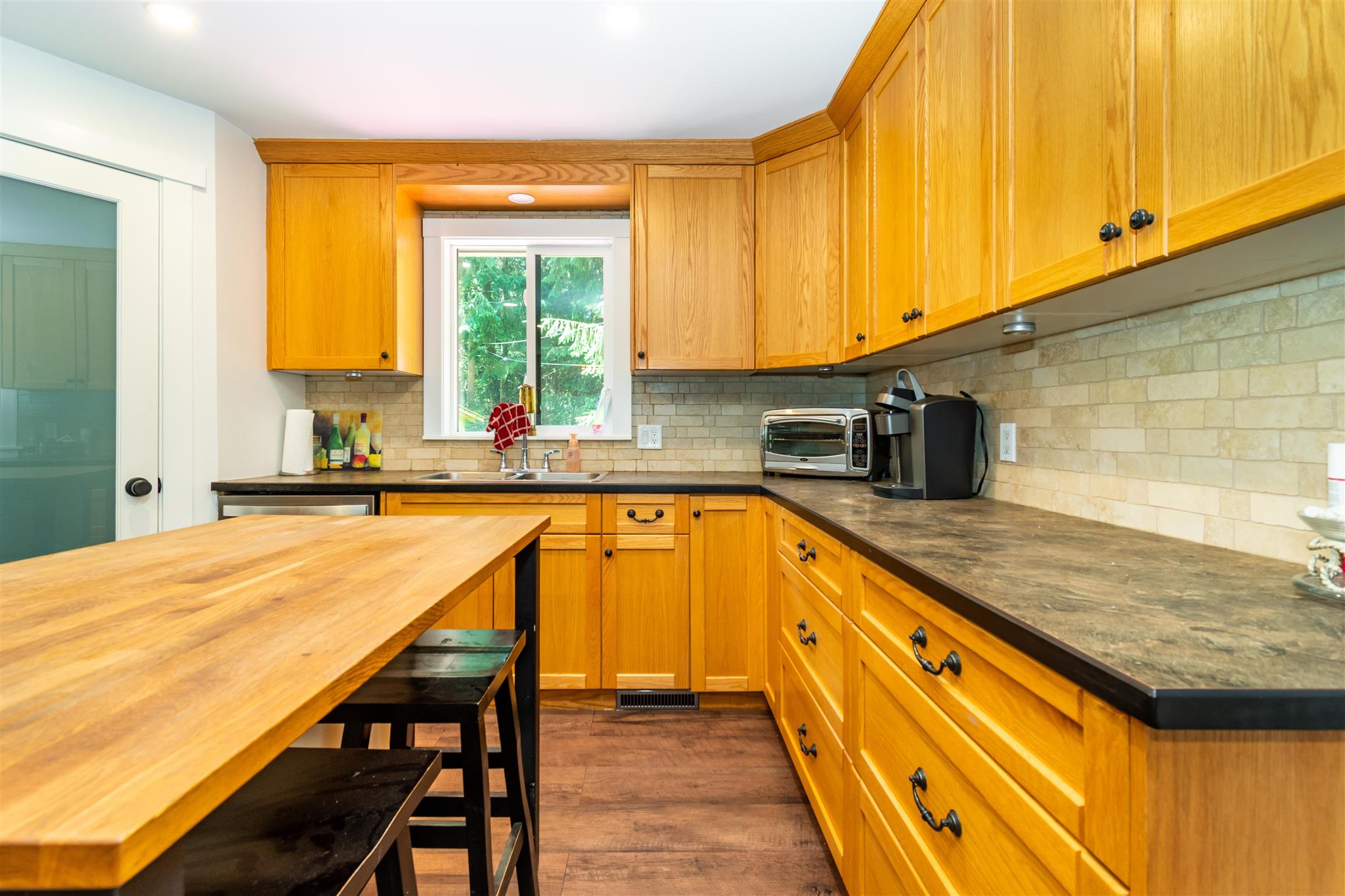 49280 Bell Acres Road, Chilliwack, BC, V4Z 1C1 R2595742 Adams Real