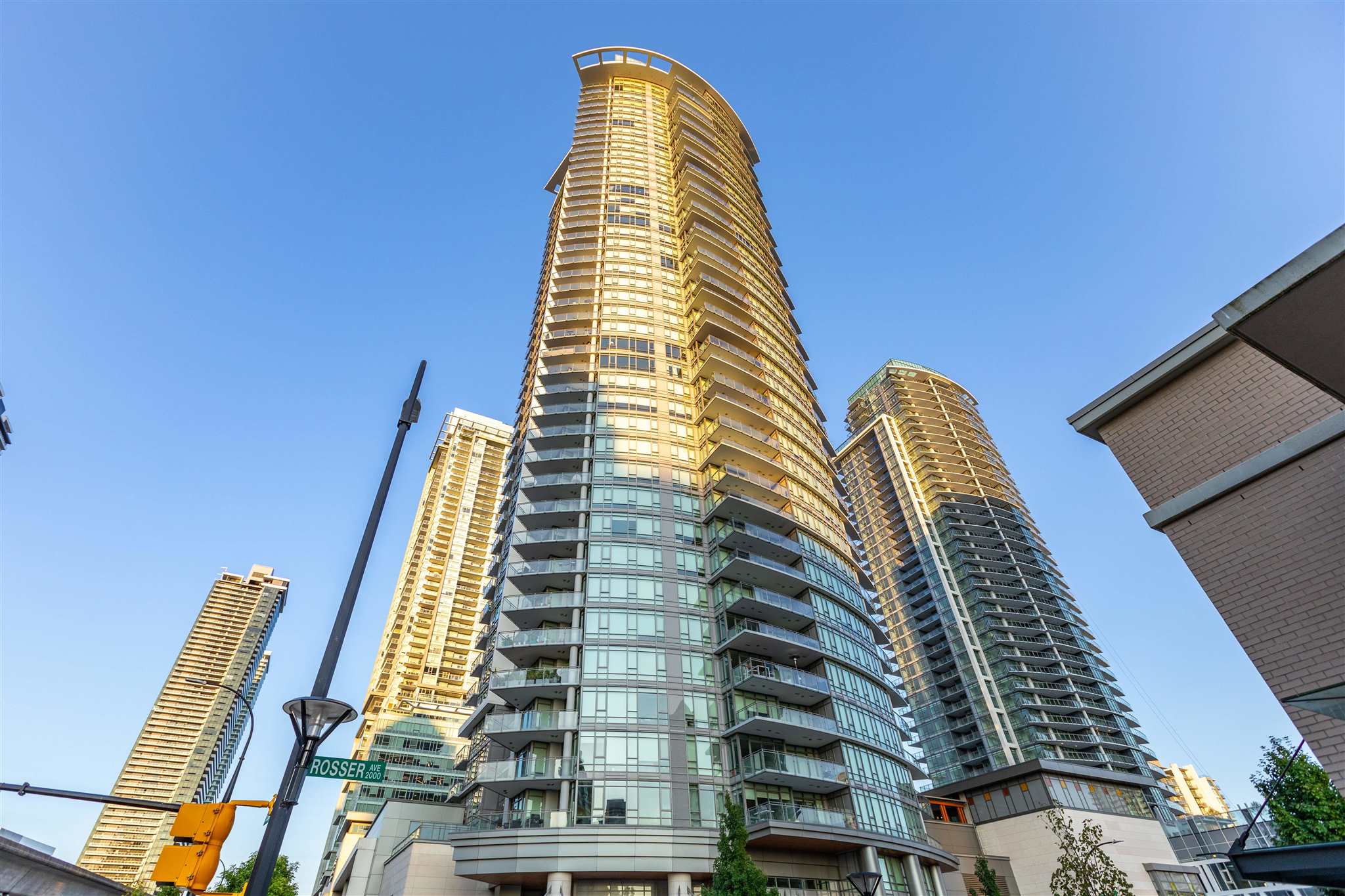 3304 2008 Rosser Avenue, Burnaby, BC, V5C 0H8 R2600479 Zare