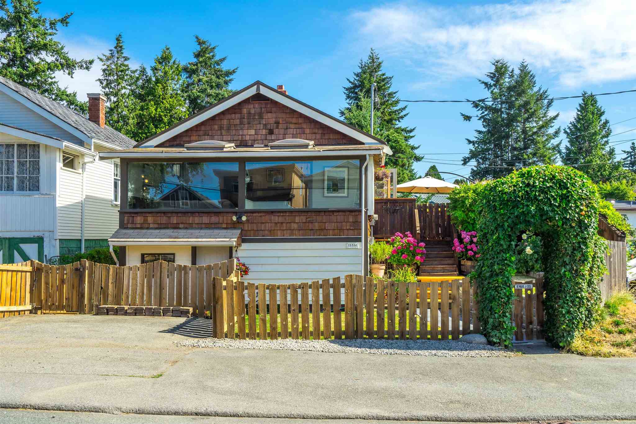 15591 Victoria Avenue, White Rock, BC, V4B 1H8 R2604648 Geof Glazier