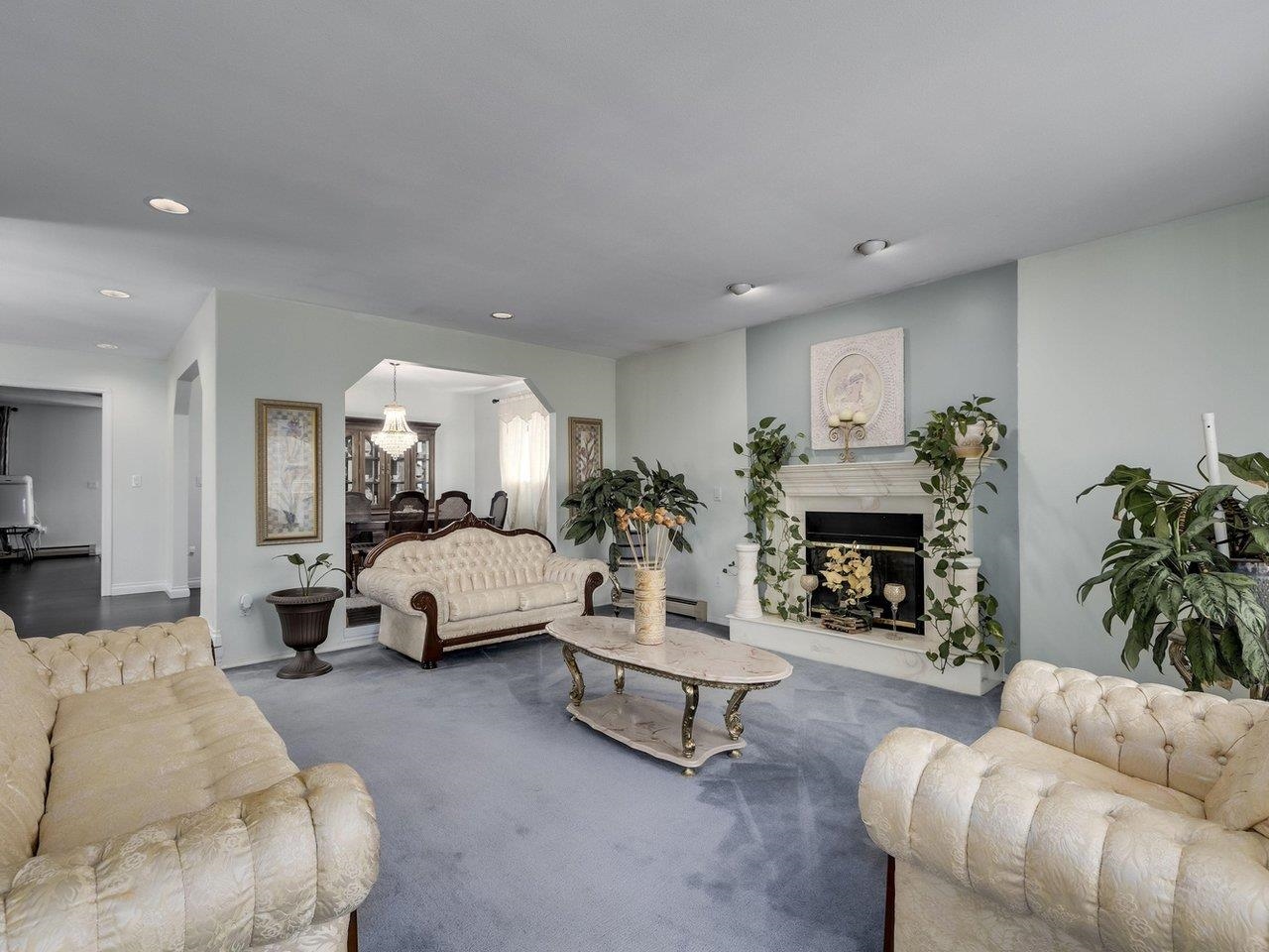 12206 99 Avenue, Surrey, BC, V3V 2N3 R2611659 Team Nikic