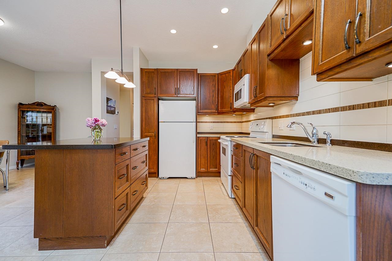63 8415 Cumberland Place Burnaby BC V3N 5C3 R2625029 Patti And 63-8415-cumberland-place-burnaby-bc-v3n-5c3-r2625029-patti-and