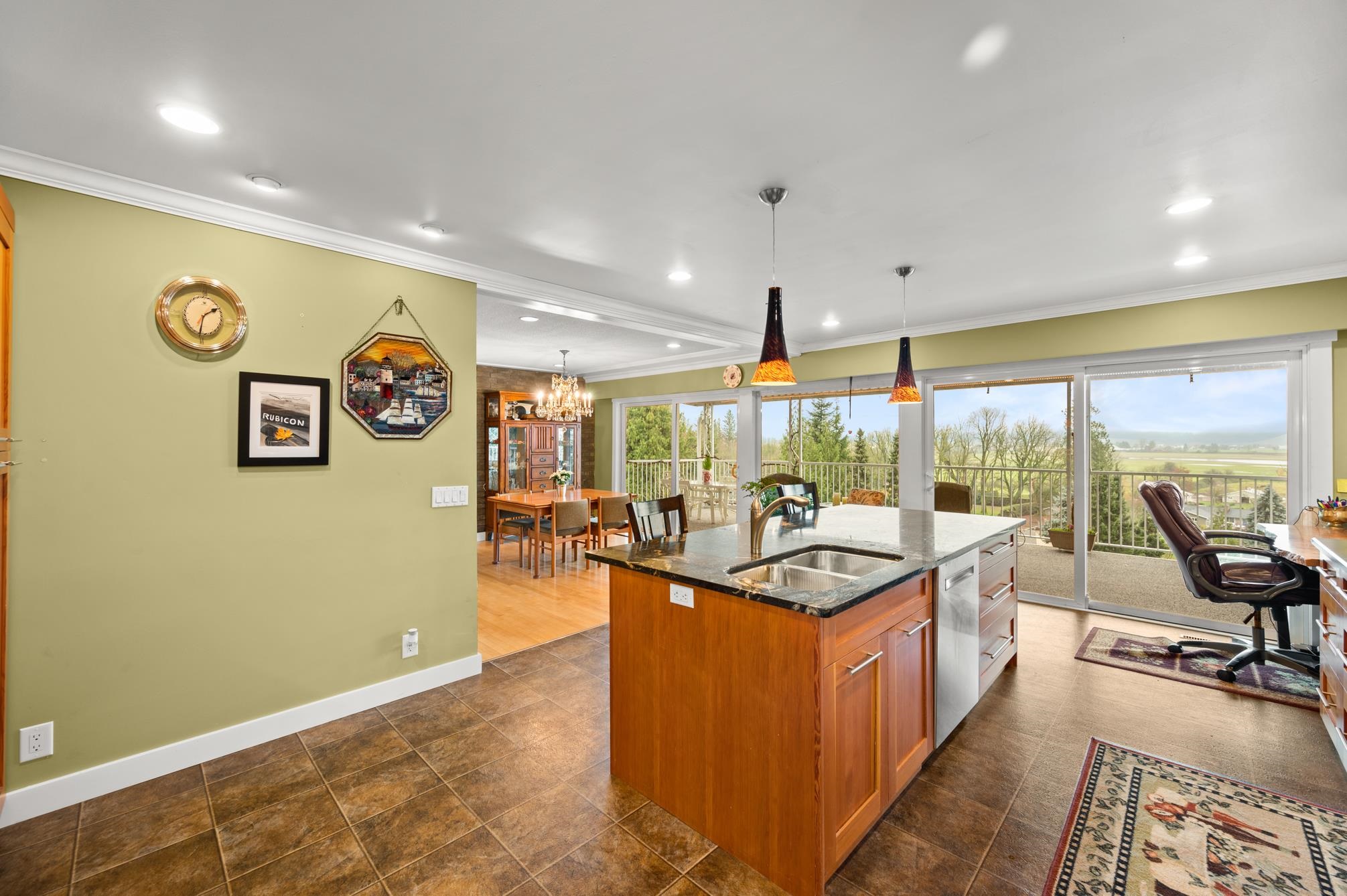 9985 Kenswood Drive, Chilliwack, BC, V2P 7N5 R2638283 Laura