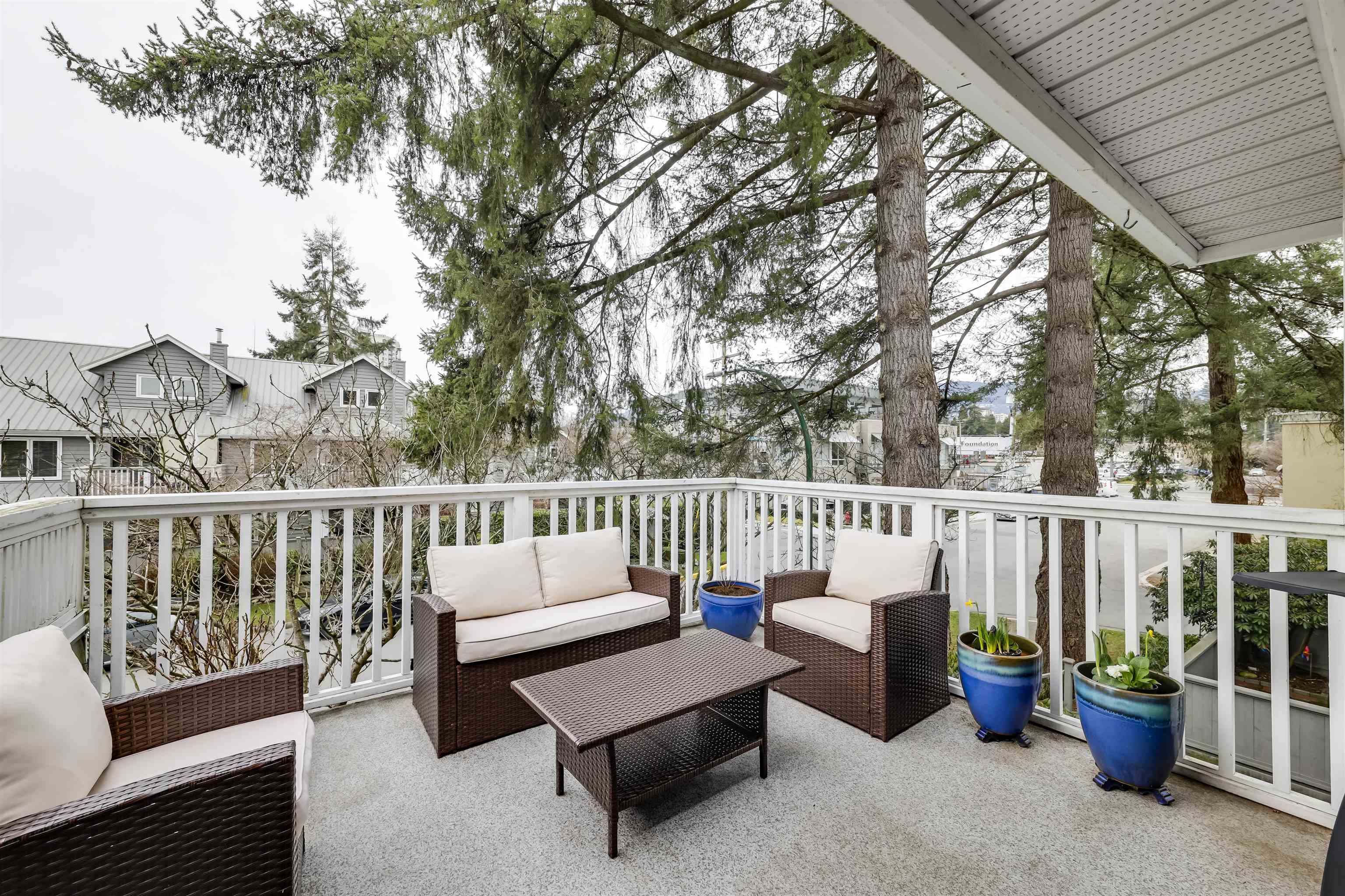 203 1518 Bowser Avenue, North Vancouver, BC, V7P 2Y3 R2647474