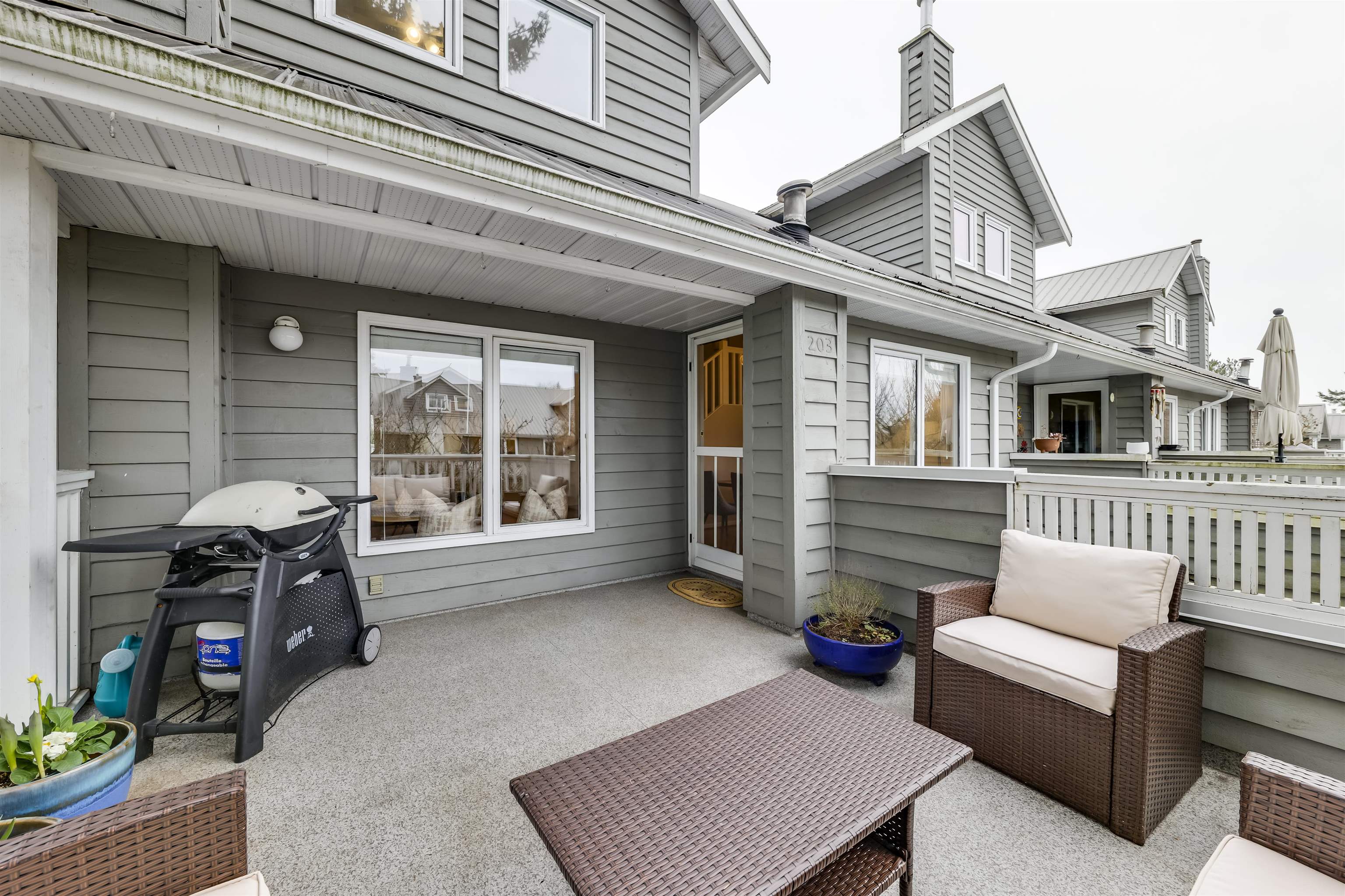 203 1518 Bowser Avenue, North Vancouver, BC, V7P 2Y3 R2647474