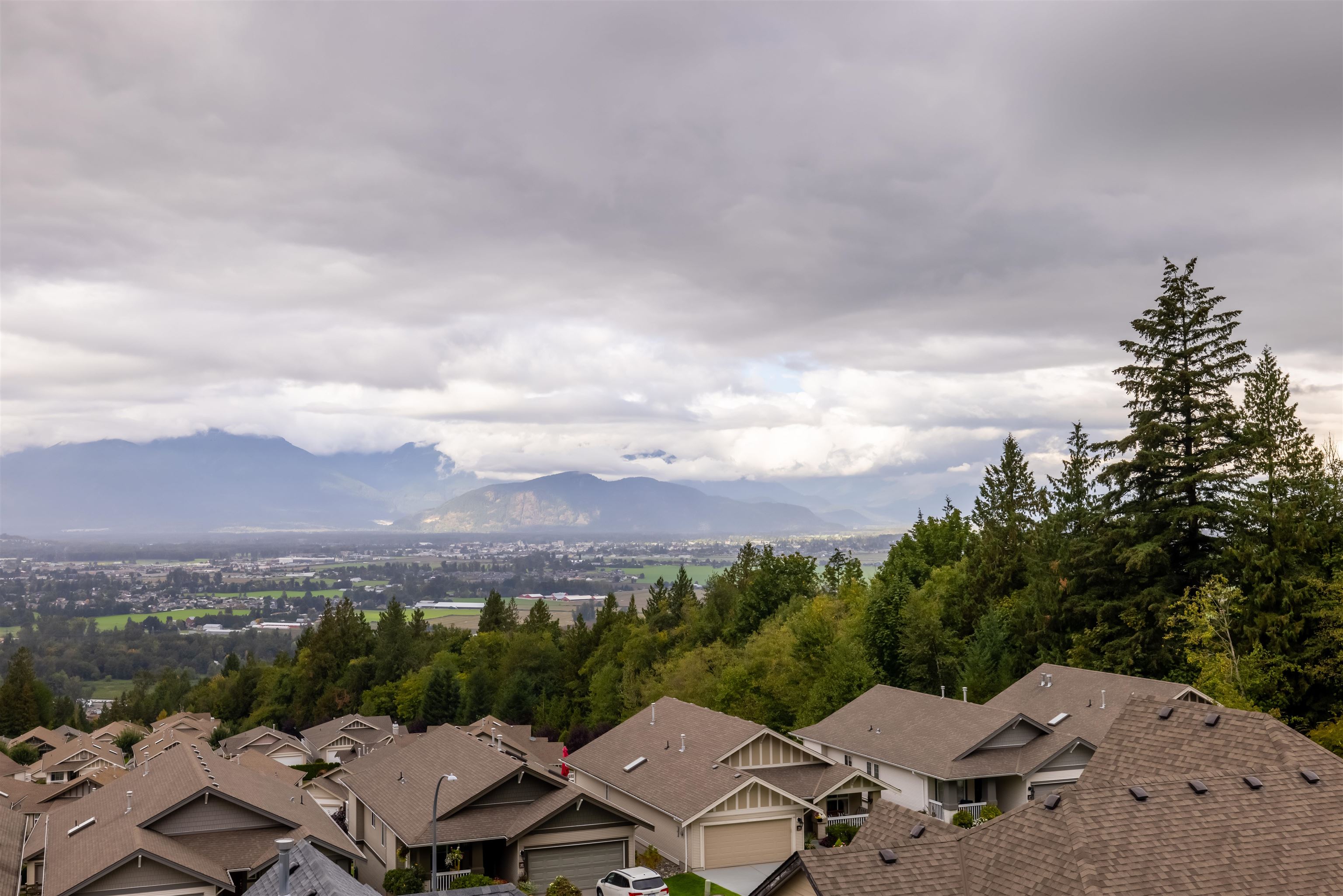 47121 Macfarlane Place, Chilliwack, BC, V2R 0P3 R2651973 Brennan Bates