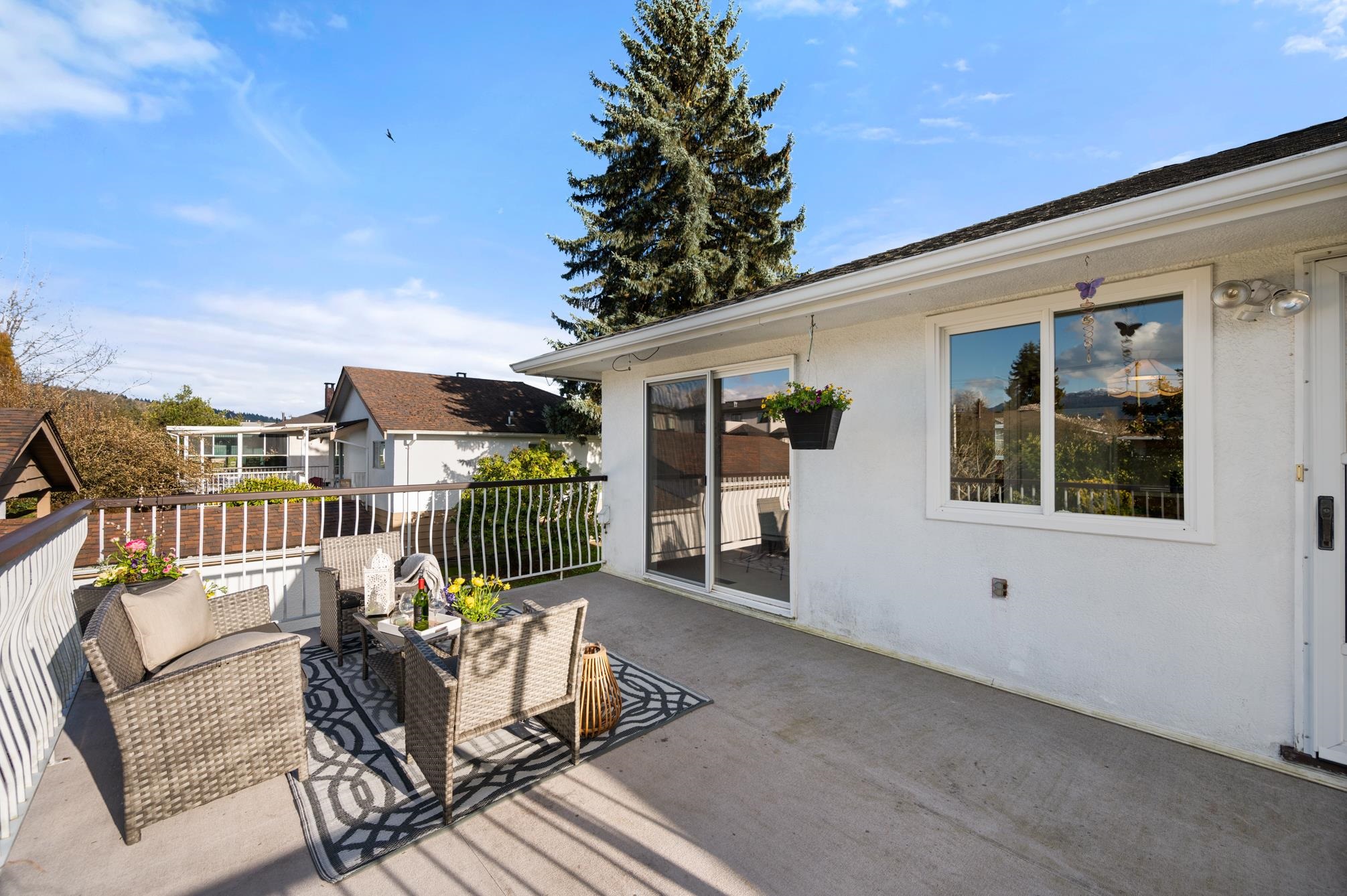 6585 Aubrey Street, Burnaby, BC, V5B 2E3 R2674227 Anne Chow