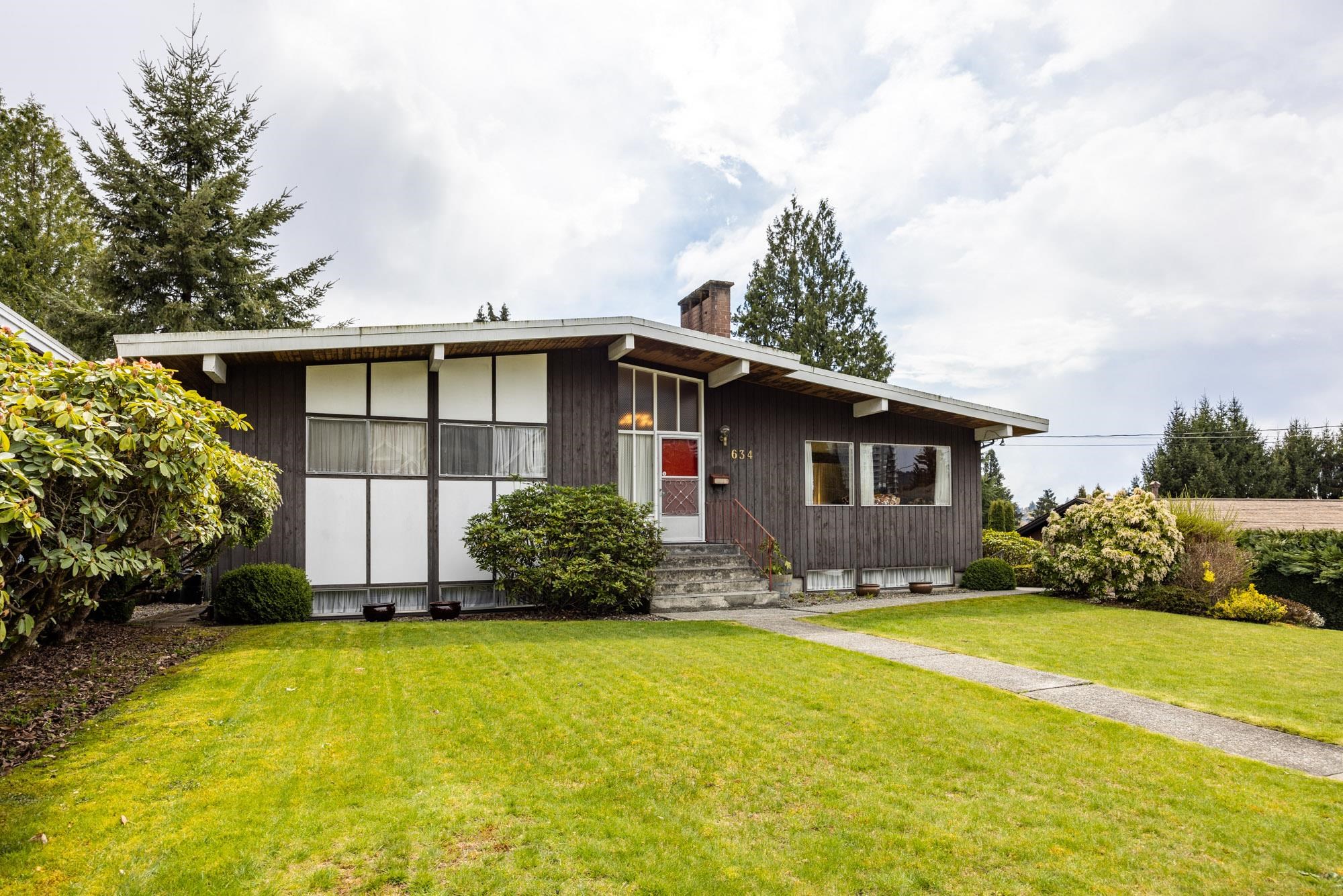 634 Dansey Avenue, Coquitlam, BC, V3K 3G3 R2677927 Sharon Lum