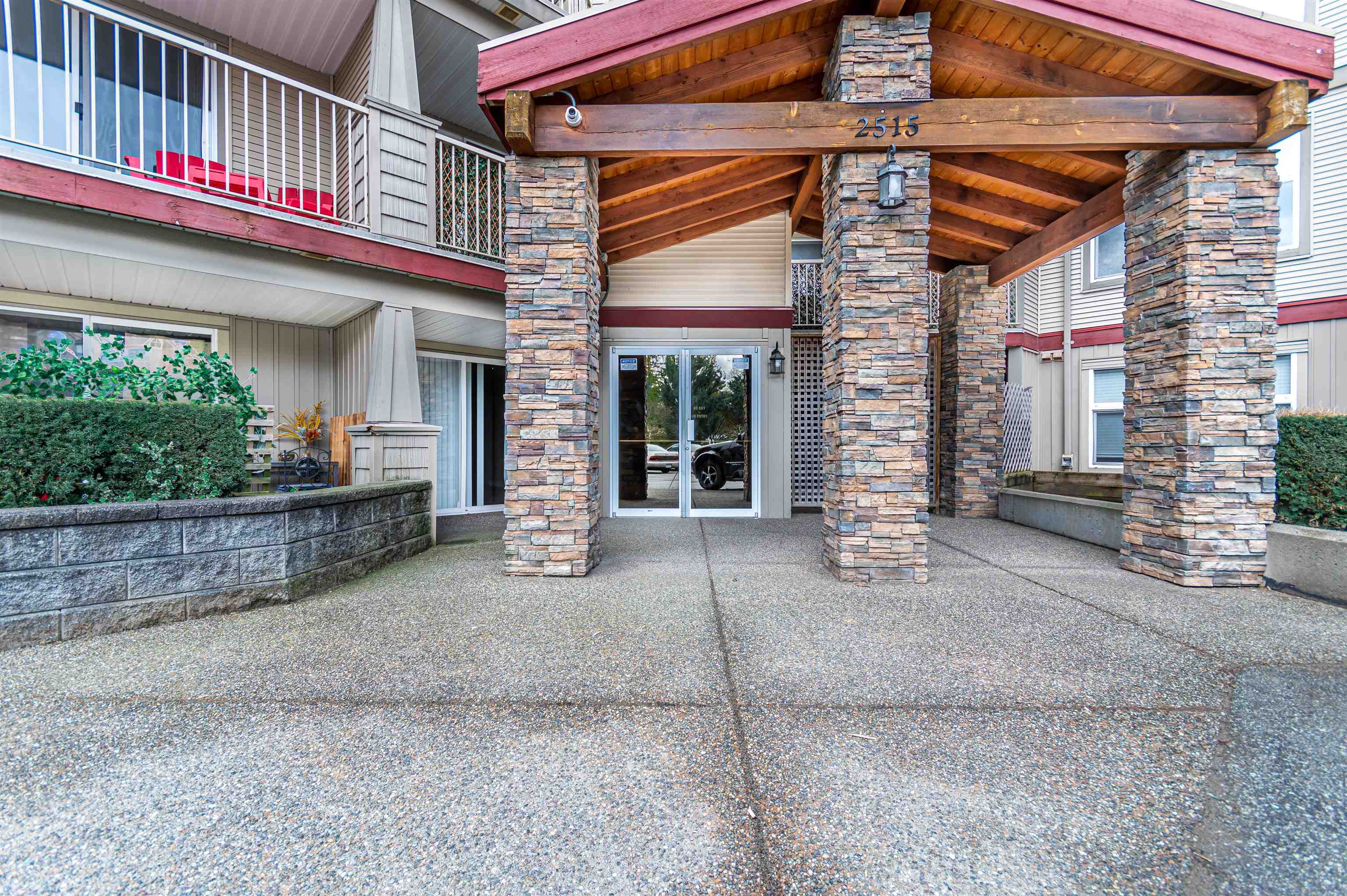 202 2515 Park Drive, Abbotsford, BC, V2S 4C5 R2688023 Laura