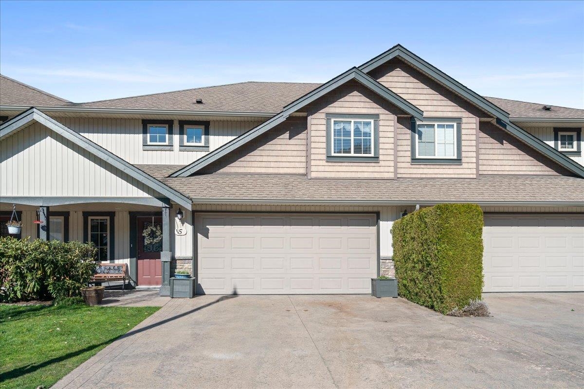 5 44523 McLaren Drive, Chilliwack, BC, V2R 0C2 R2707696 Sabrina