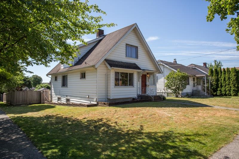 1402 London Street, New Westminster, BC, V3M 3C4 R2714089 Matt