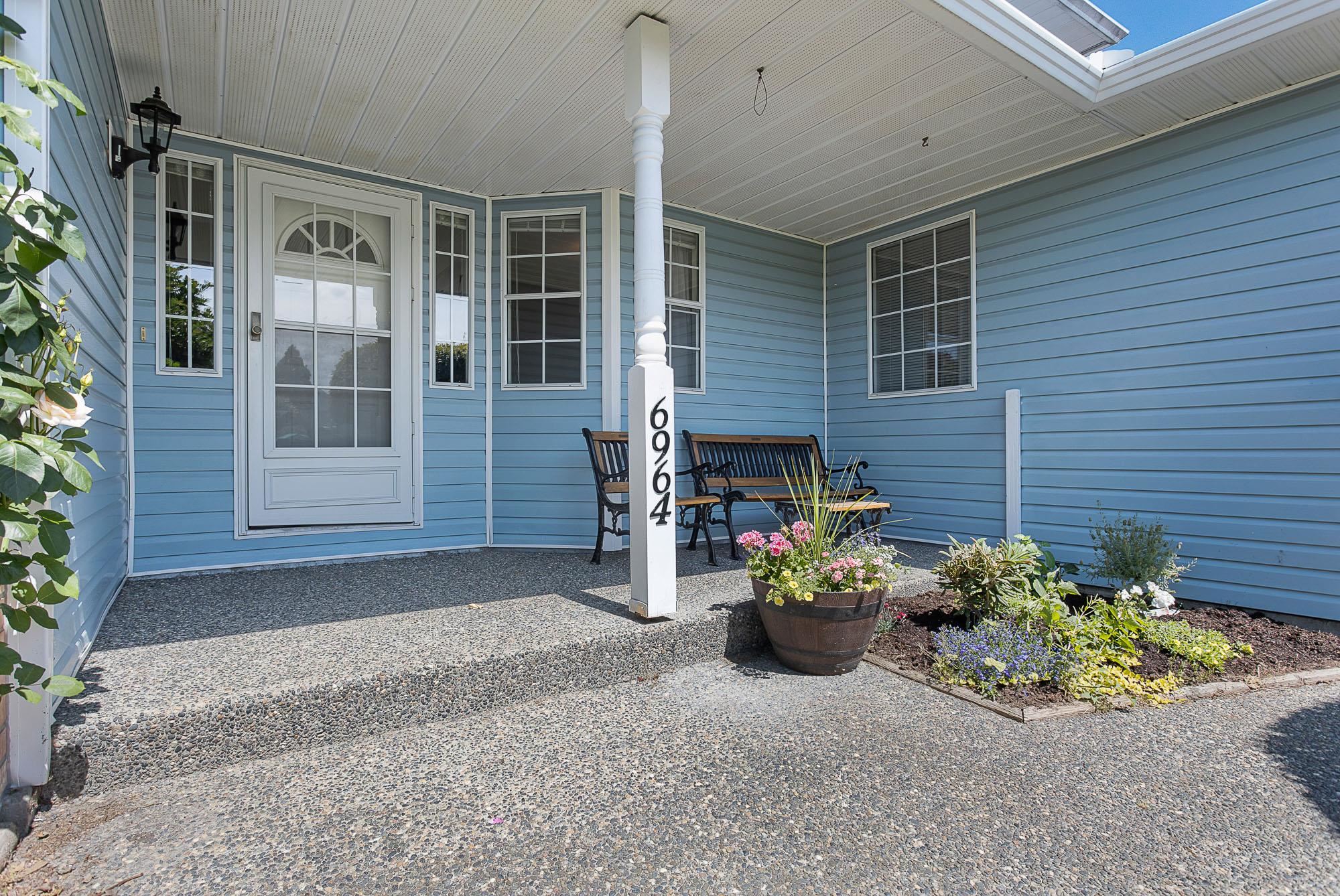 6964 Coach Lamp Drive, Sardis, BC, V2R 2X6 R2718218 Sarah Toop