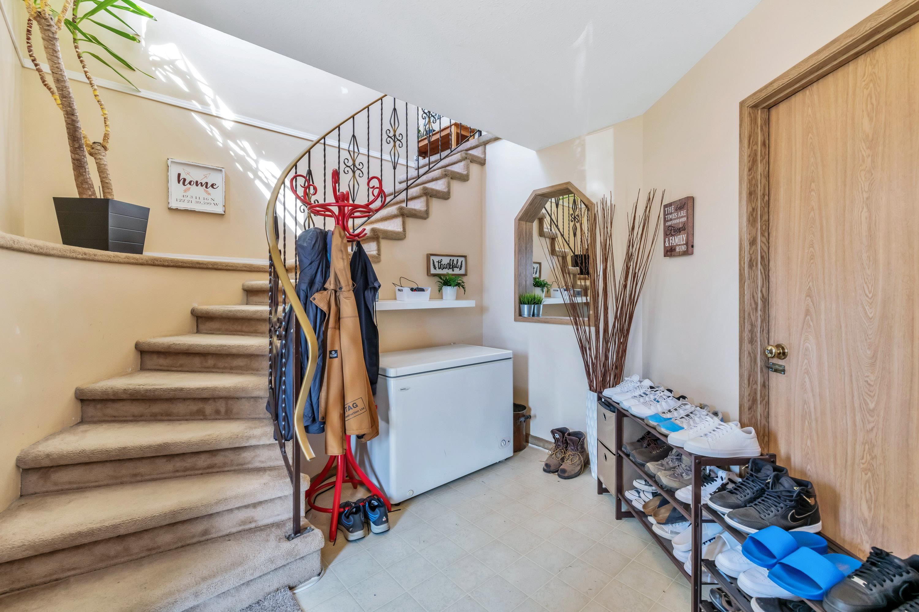 31129 Gardner Avenue, Abbotsford, BC, V2T 5E1 R2722235 Angela