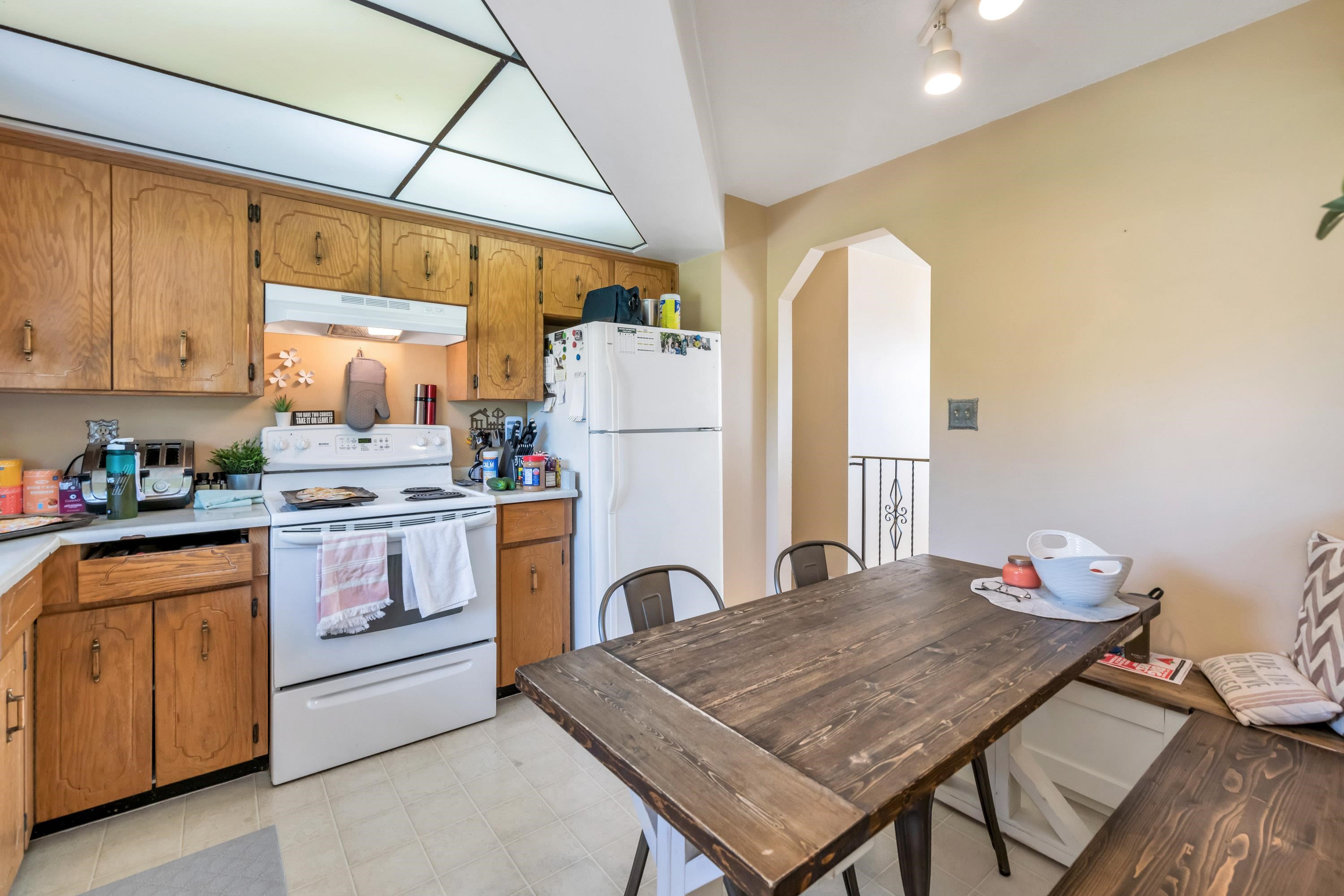 31129 Gardner Avenue, Abbotsford, BC, V2T 5E1 R2722235 Angela