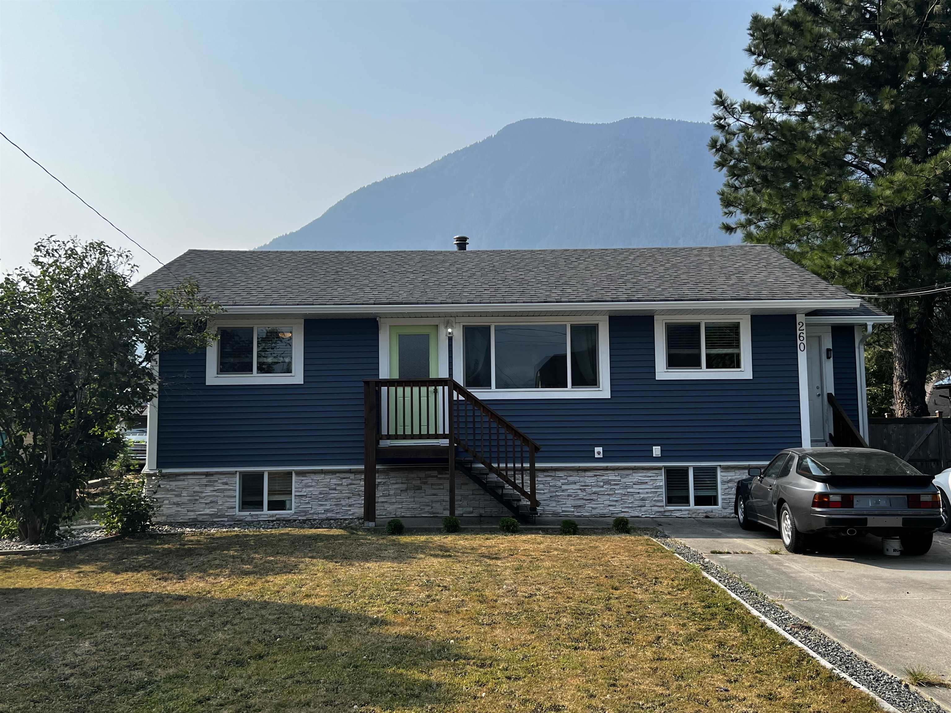 260 Cariboo Avenue, Hope, BC, V0X 1L0 R2723479 Laina Rodney