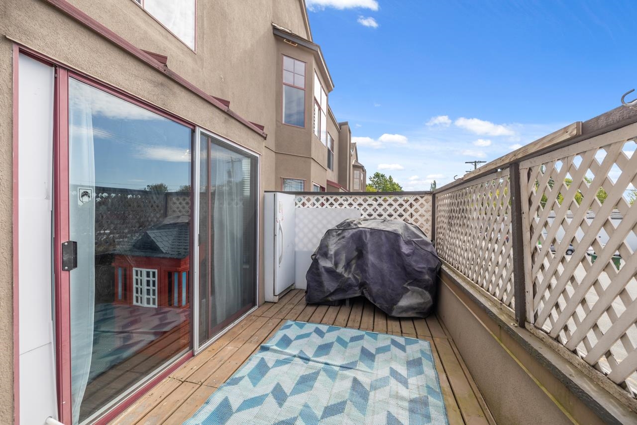 211 22356 McIntosh Avenue, Maple Ridge, BC, V2X 3C1 R2730475 Dawar