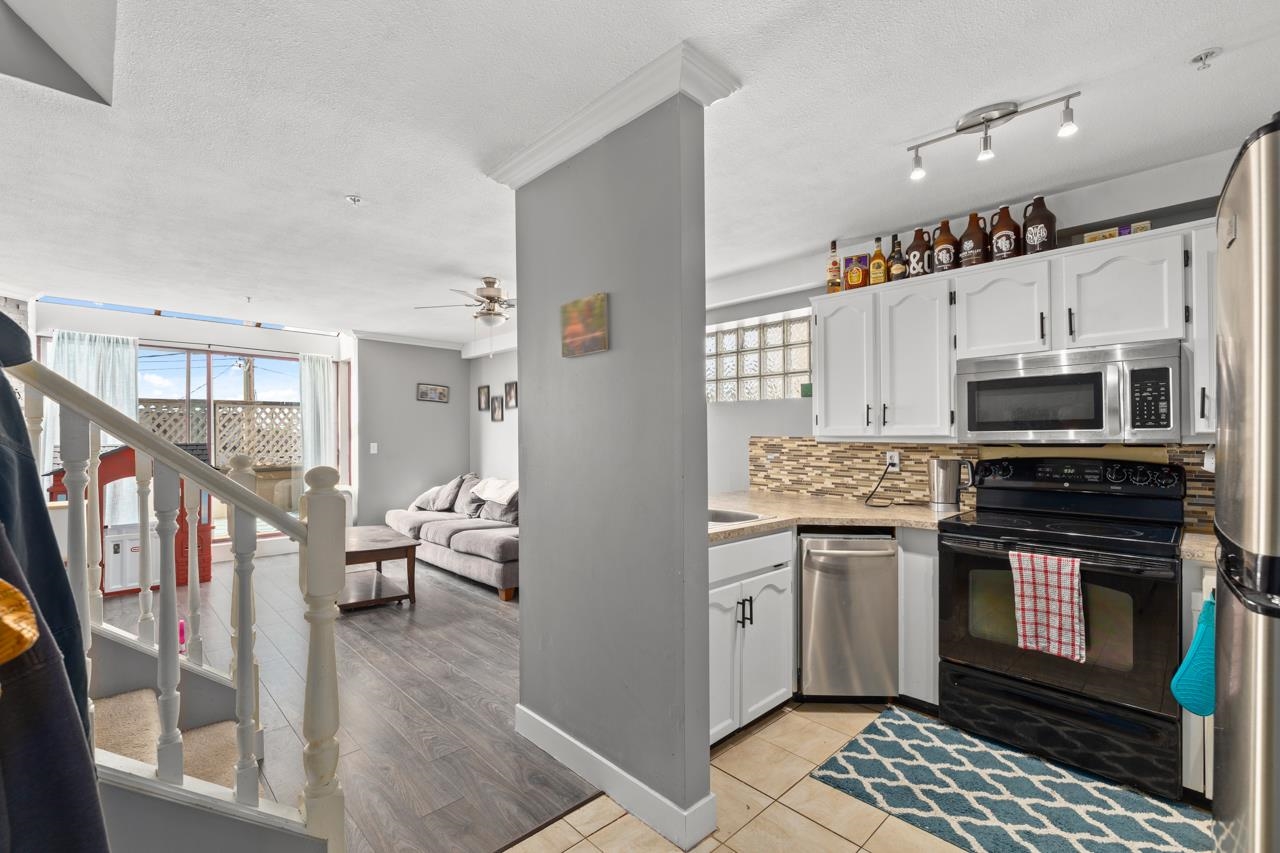 211 22356 McIntosh Avenue, Maple Ridge, BC, V2X 3C1 R2730475 Dawar