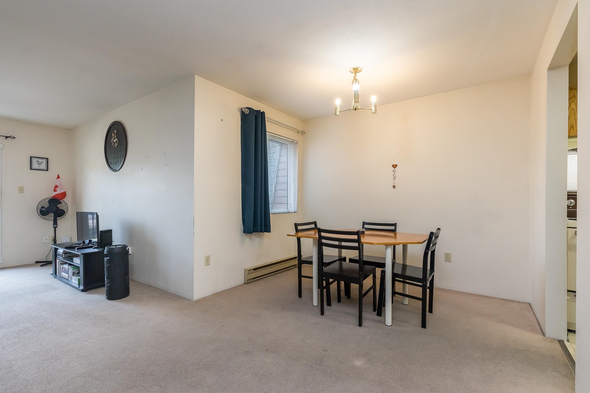 304 33850 Fern Street, Abbotsford, BC, V2S 6C3 R2733422 The