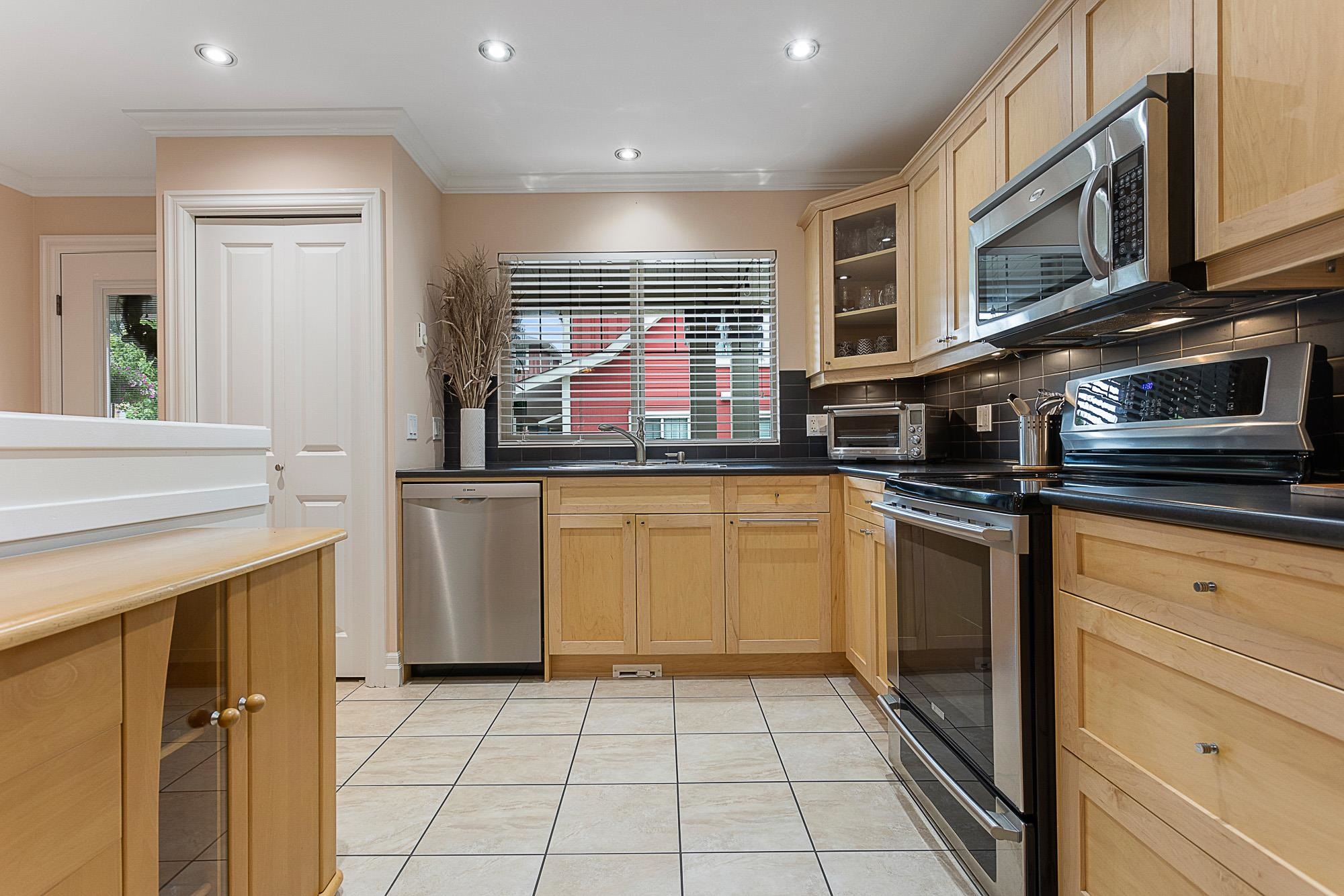 20 5960 Cowichan Street, Chilliwack, BC, V2R 0L6 R2734292 Sarah