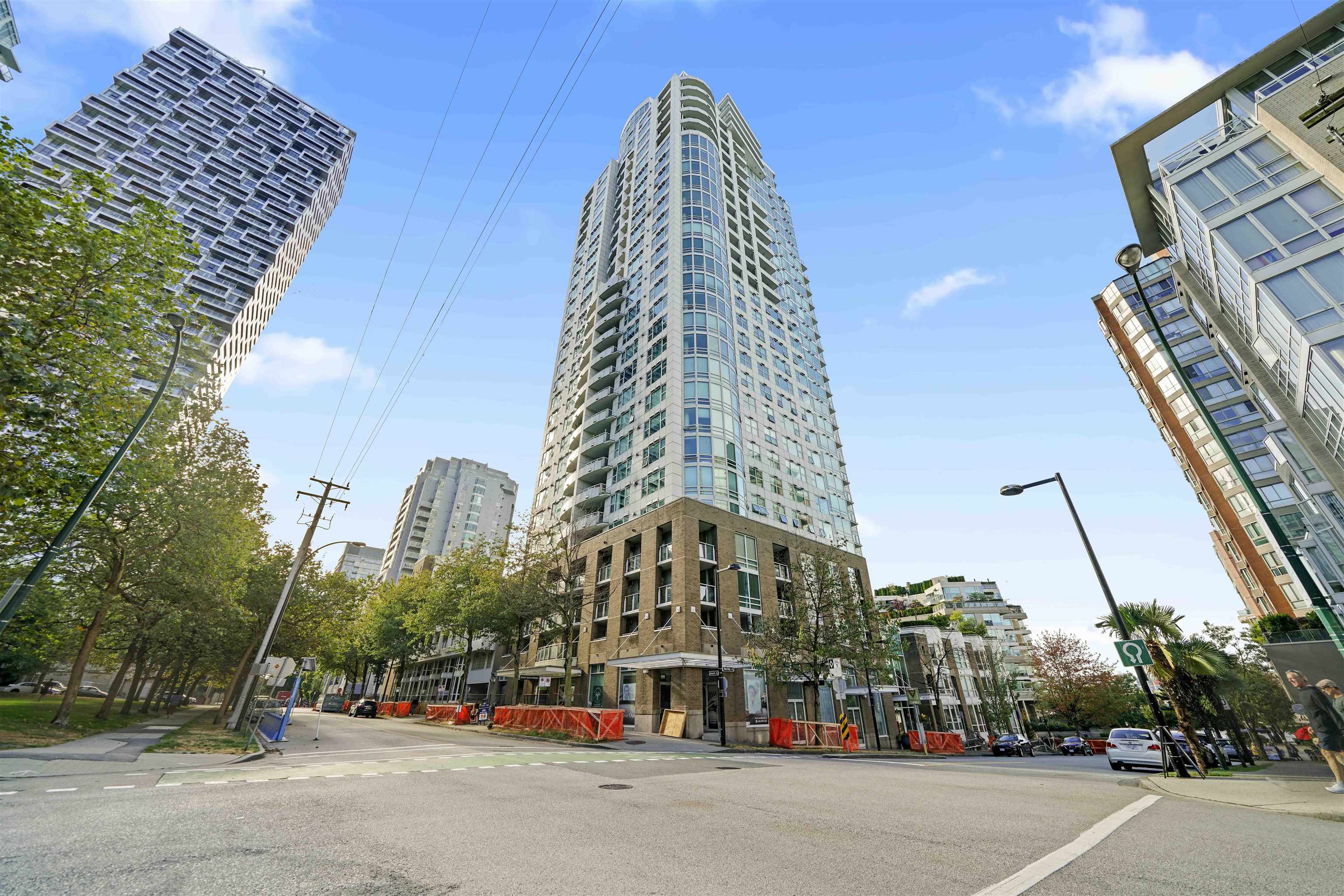 409, 1500 Hornby Street, Vancouver, BC, V6Z 2R1 R2747415 Adina
