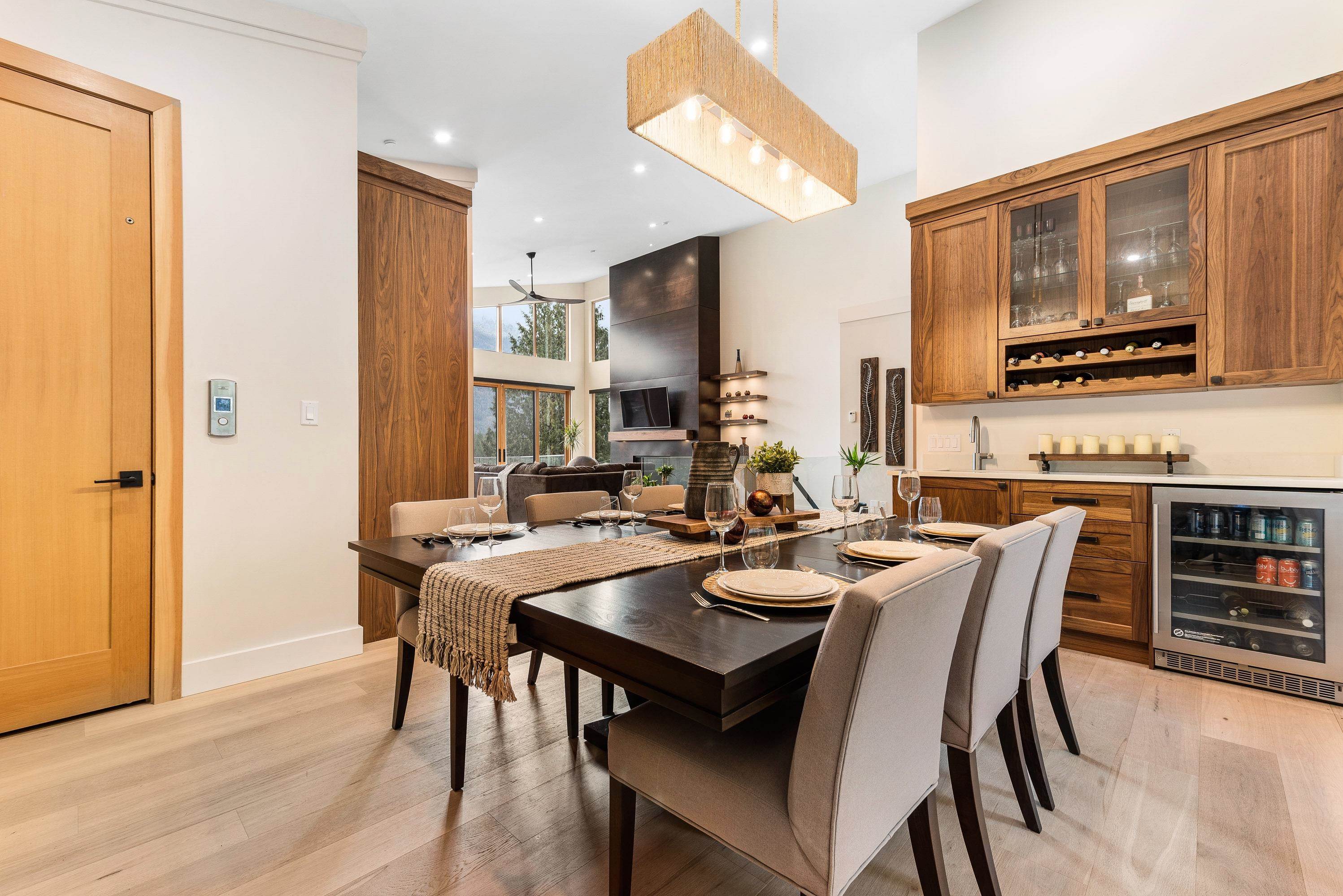 309 Munroe Avenue, Cultus Lake, BC, V2R 5A2 R2748150 Sarah Toop Personal Real Estate Corporation