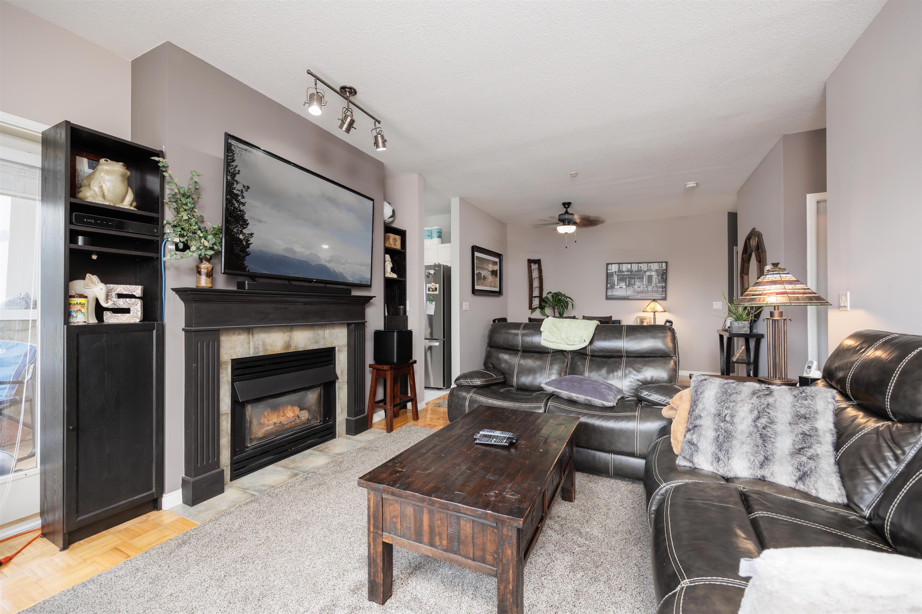 202 19091 McMyn Road, Pitt Meadows, BC, V3Y 2S8 R2760372 Team Home