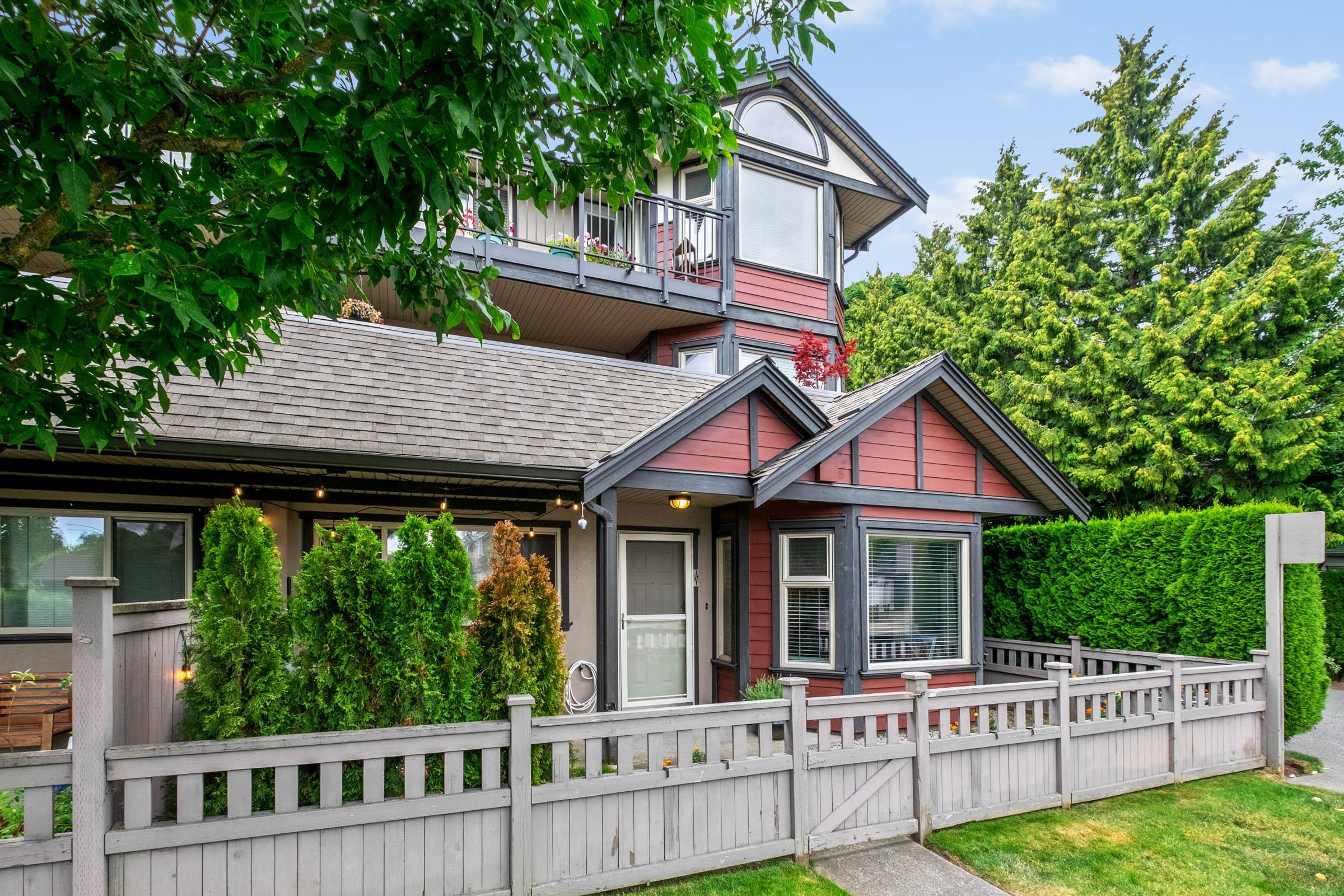 c101-4831-53-street-delta-bc-v4k-2z3-r2762284-robyn-lau