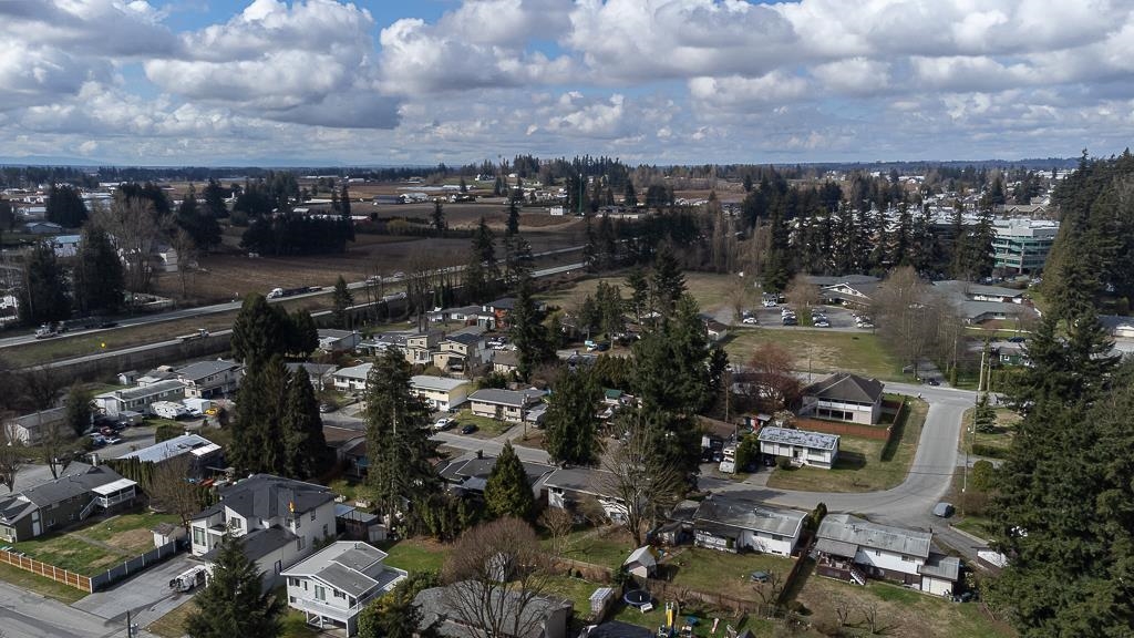 1935 Lynn Avenue, Abbotsford, BC, V2S 1C7 R2765502 Susanne Walton