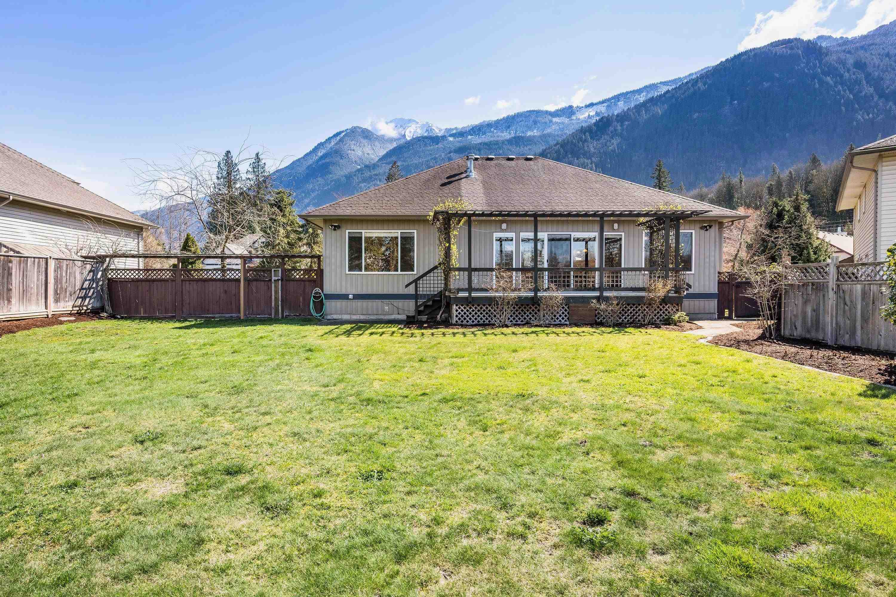 9979 Llanberis Way, Rosedale, BC, V0X 1X1 R2767773 Bryan Van Hoepen