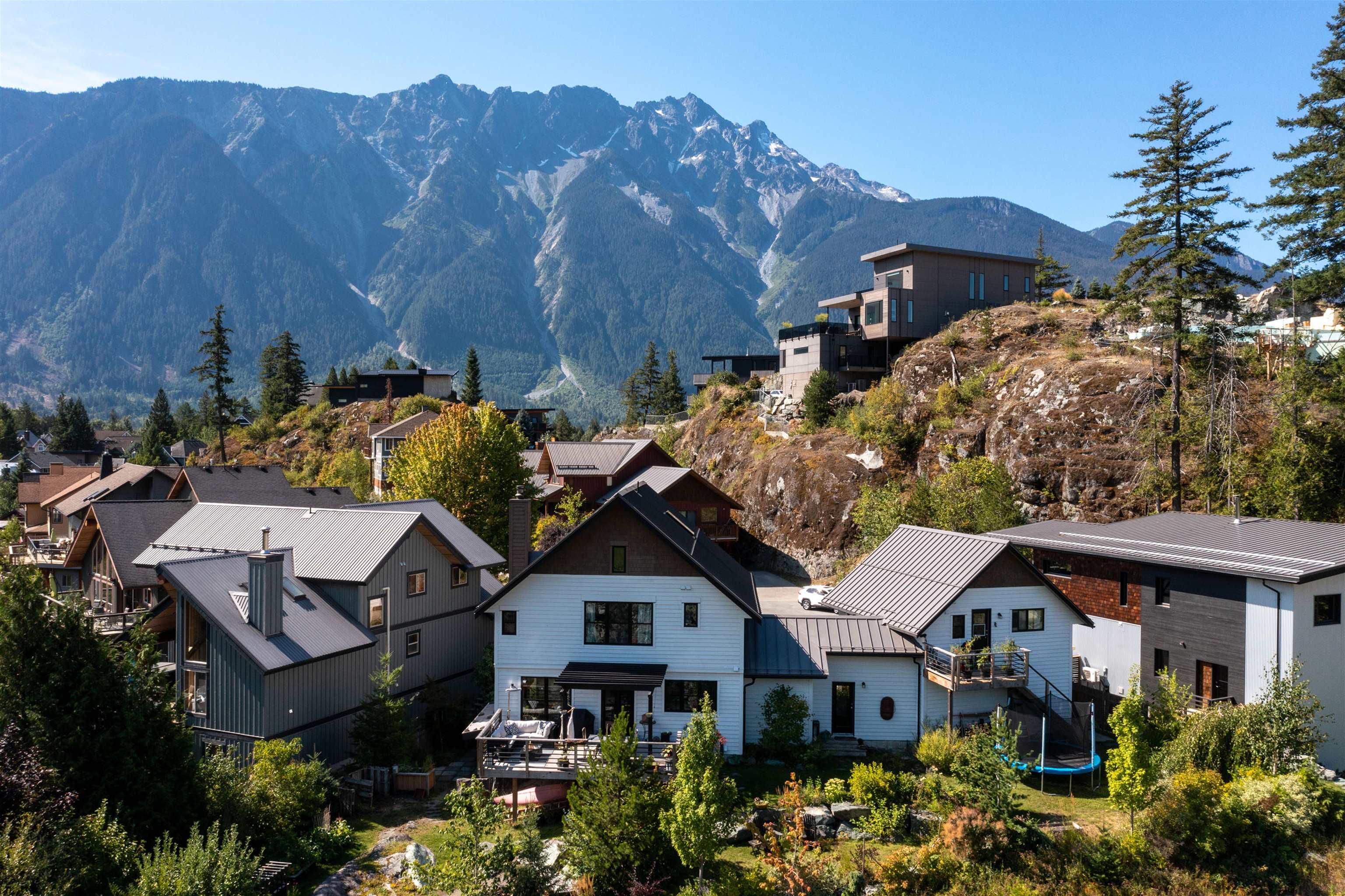 7307 Pinewood Place, Pemberton, BC, V0N 2L3 R2774340 Jane Heim