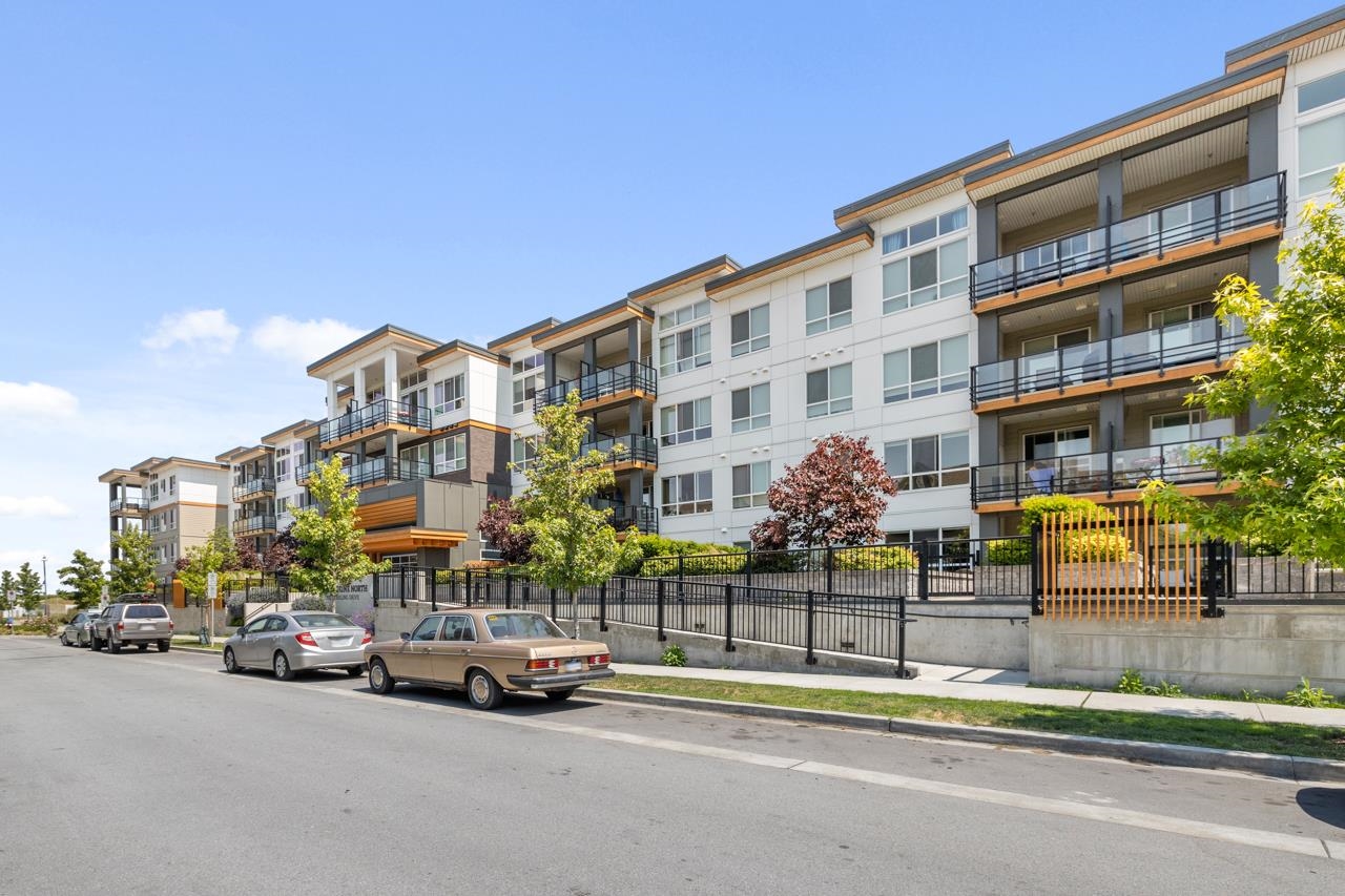 323, 1892 Starling Drive, Tsawwassen, BC, V4M 0C7 R2801215 Dawar