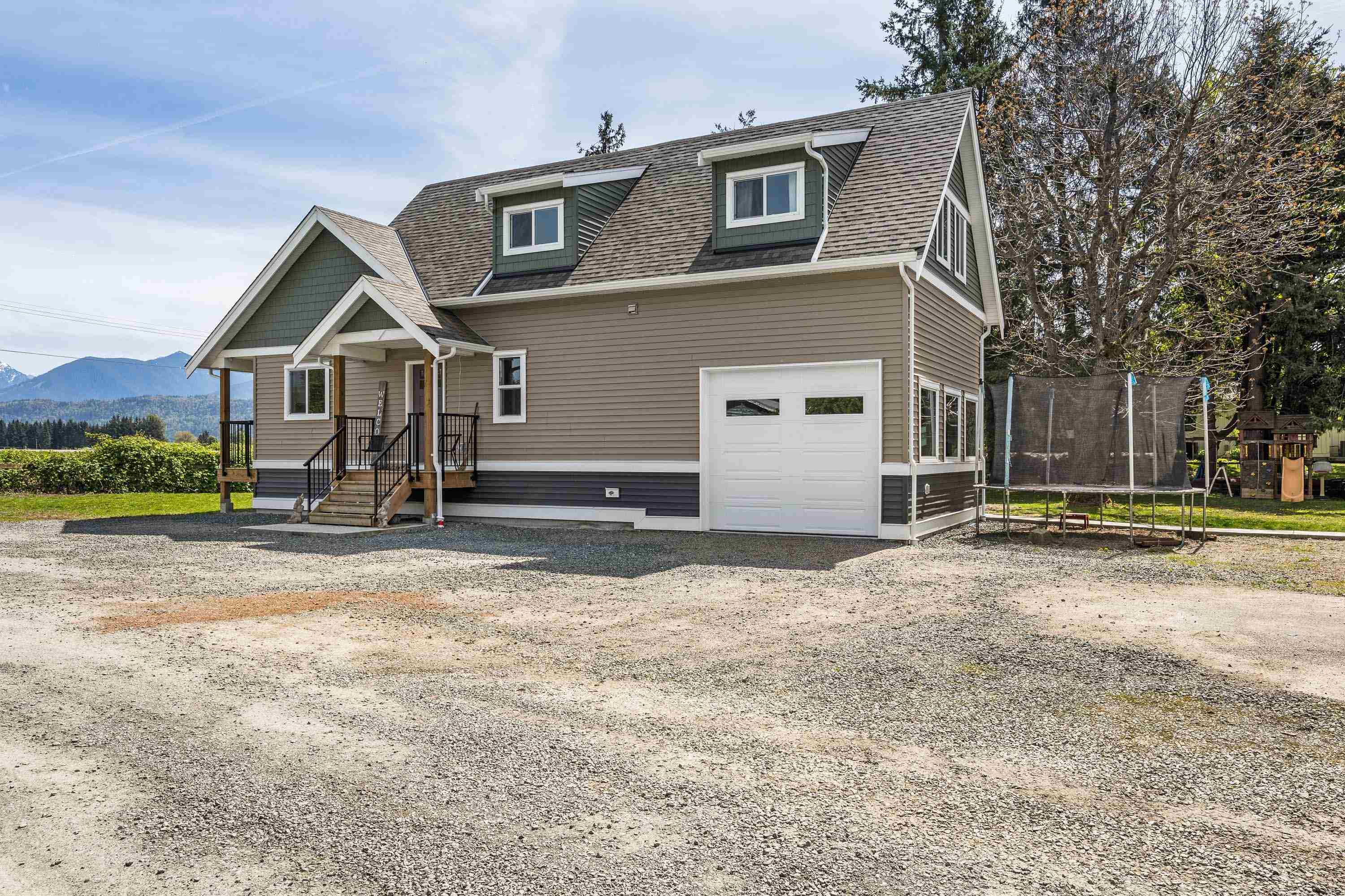 6225 Chadsey Road, Sardis Greendale, BC, V2R 4P2 R2874712 Sarah