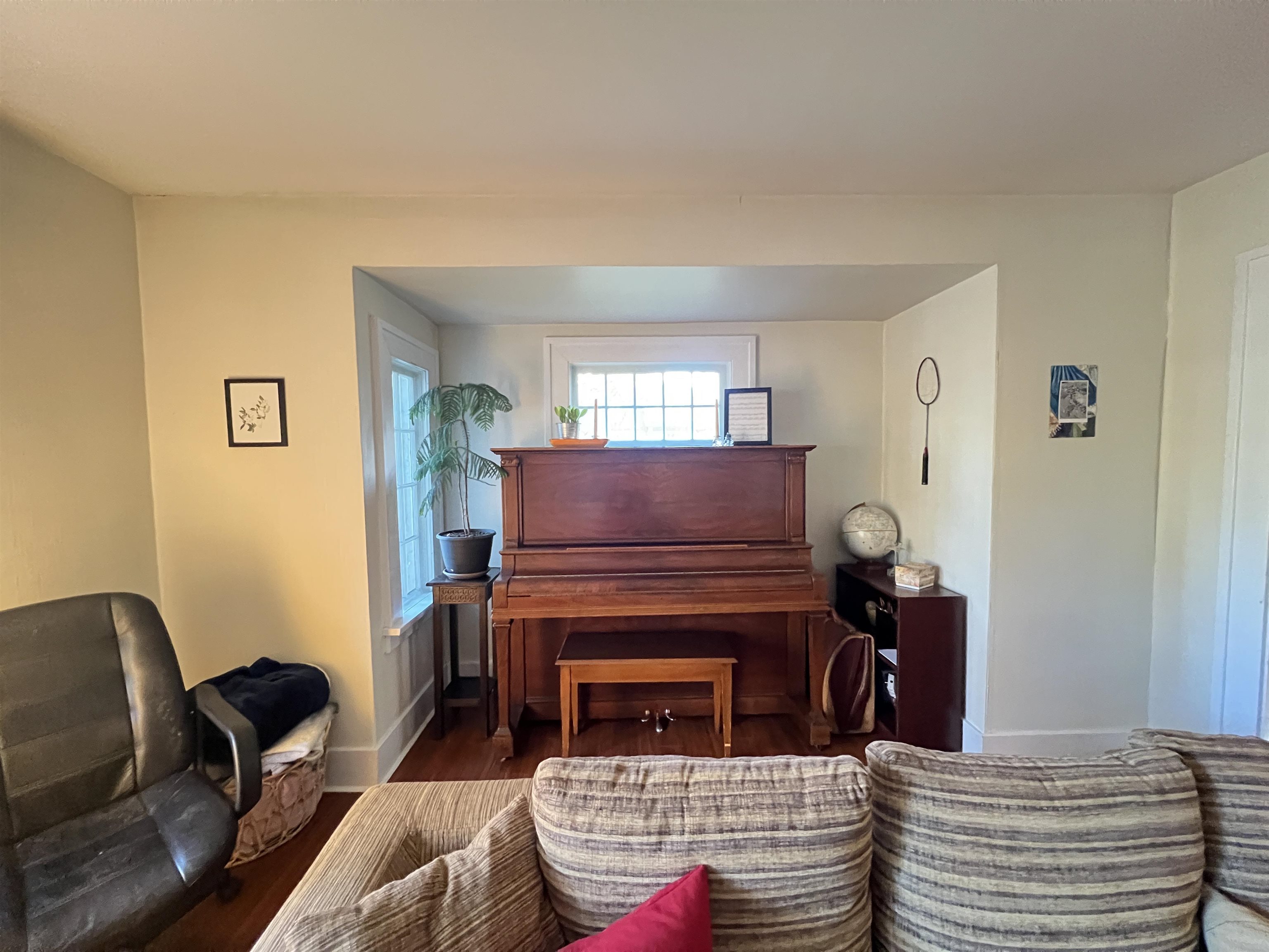 Listing photo 5