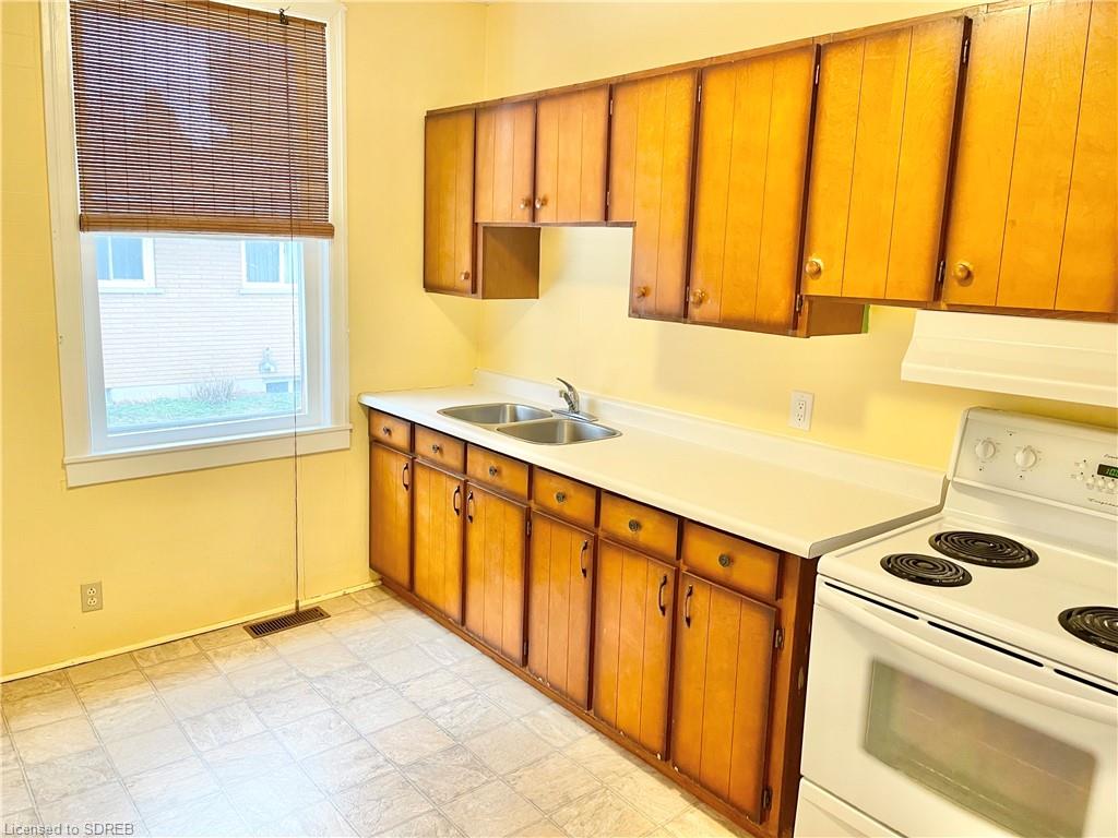 165 Victoria Street, Simcoe, ON, N3Y 4R6 40373603 Gail Bouw Real