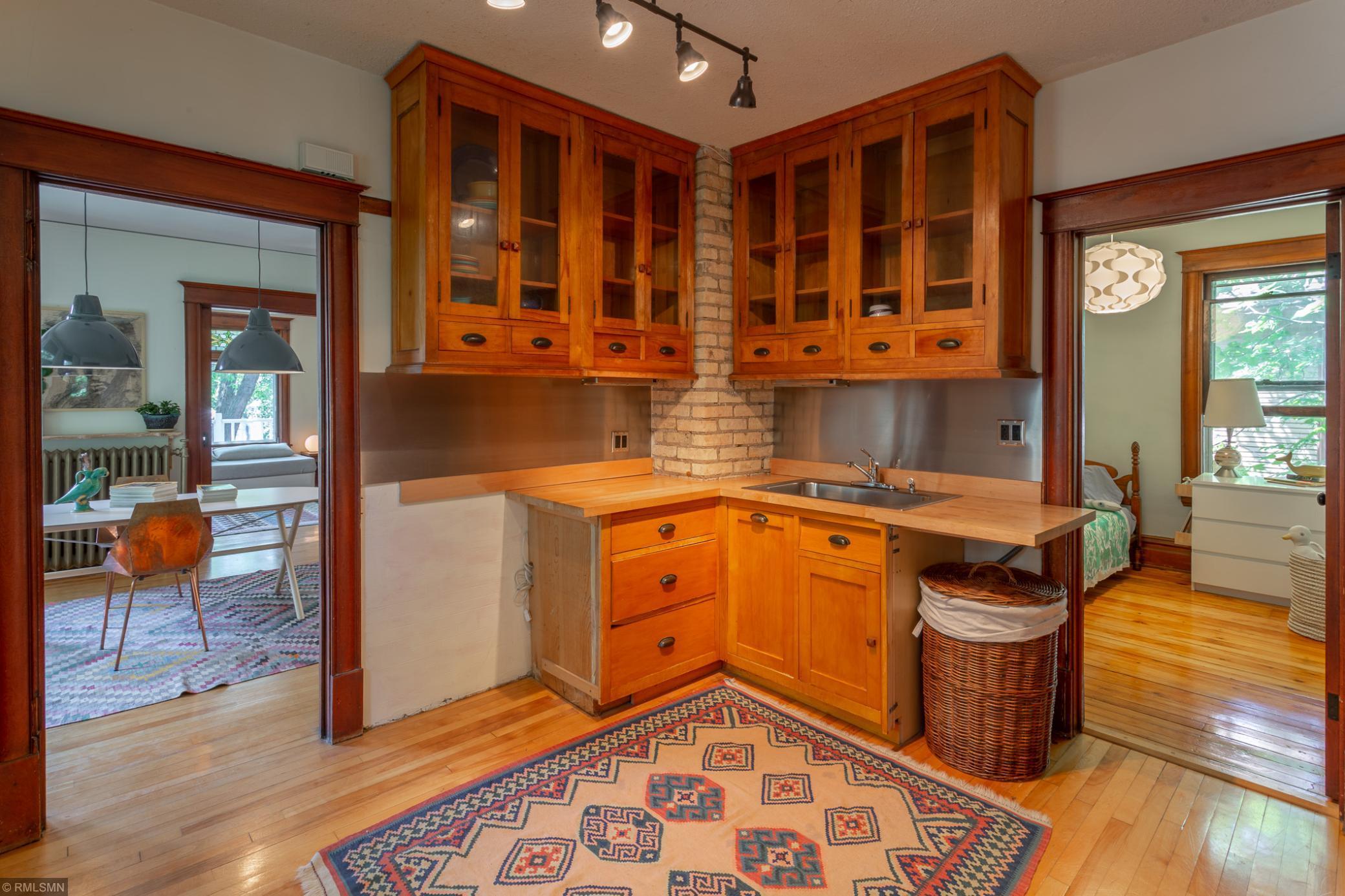 2620-e-22nd-street-minneapolis-mn-55406-5622728-anderson-realty