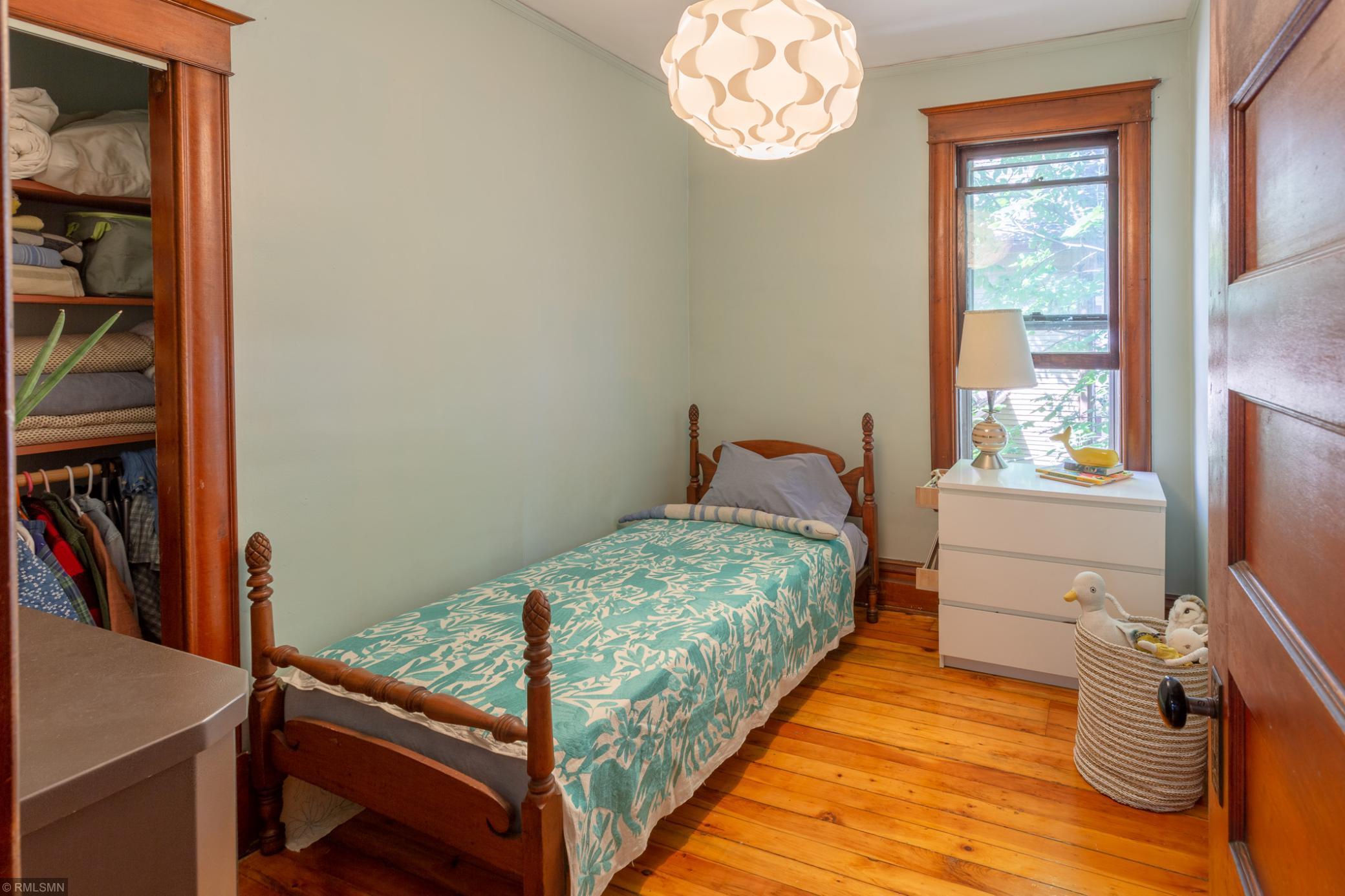 2620-e-22nd-street-minneapolis-mn-55406-5622728-anderson-realty