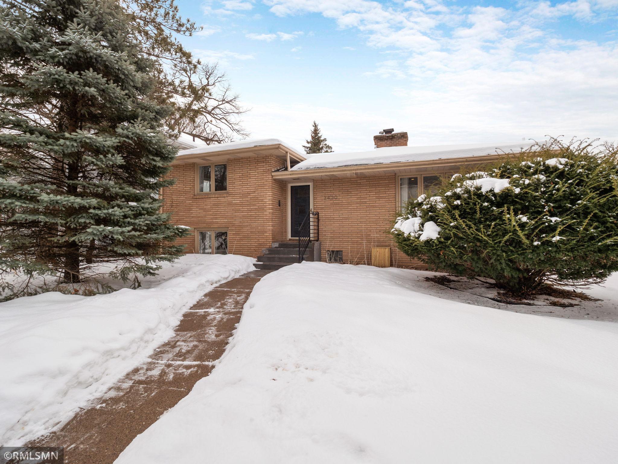 2420 Como Avenue, Saint Paul, MN, 55108 5715860 Anderson Realty