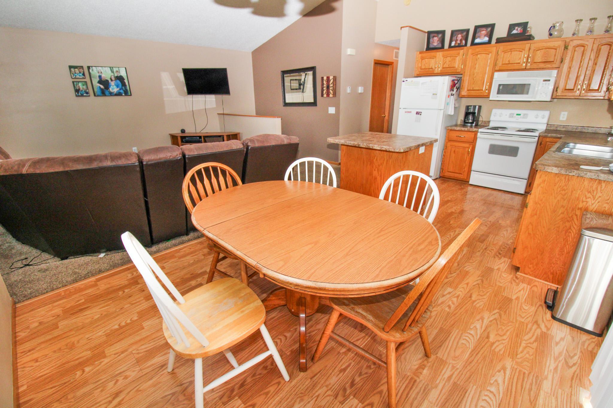 718 Country Club Drive SW, Melrose, MN, 56352 6424558 Aimee Hegg