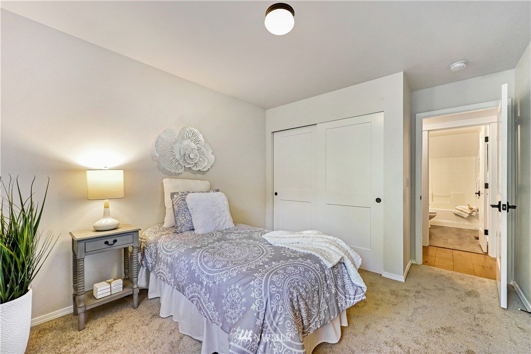 5308 245th Avenue NE, Redmond, WA, 98053 1856394 Carol Junglov