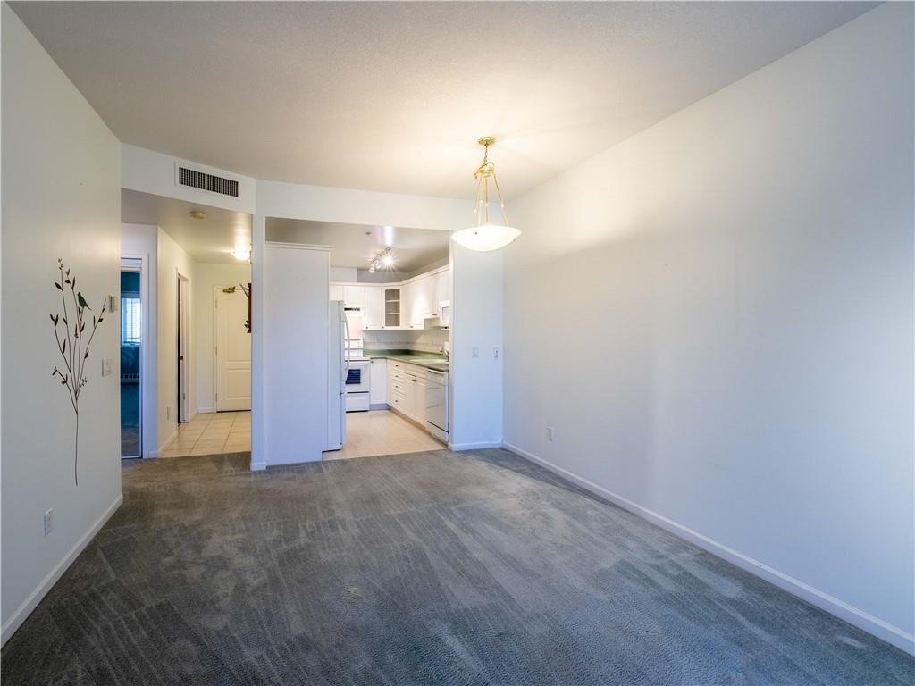 107 43 Westlake Circle, Strathmore, AB, T1P 1T6 C4248522 Heart