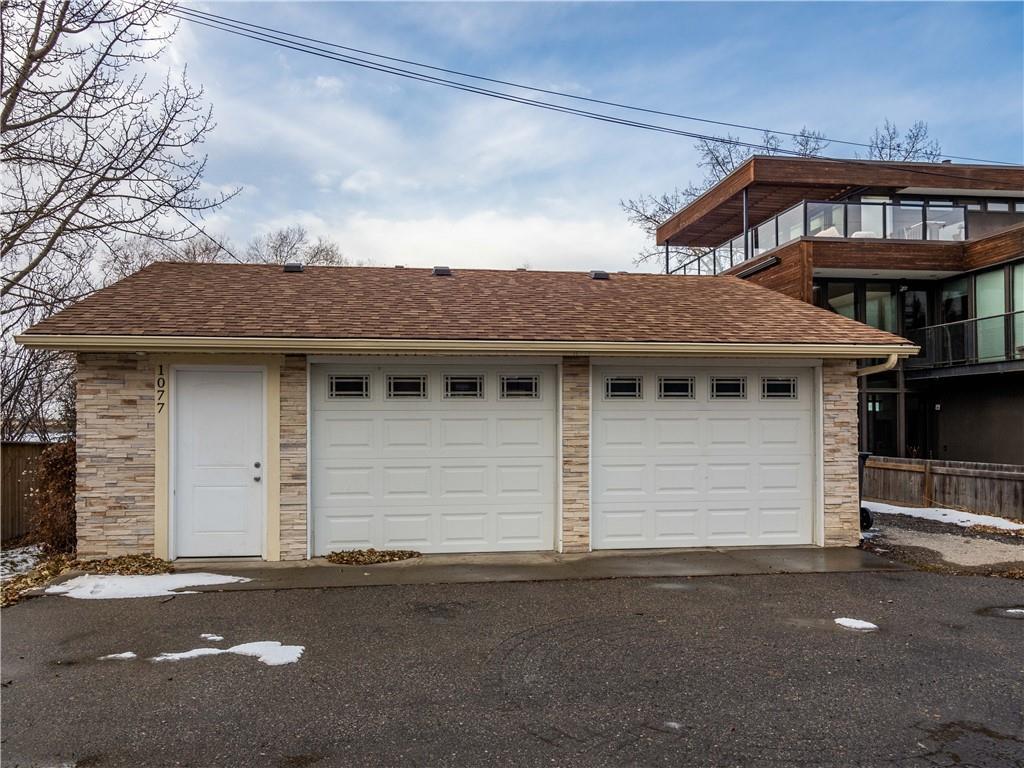 1077 East Chestermere Drive, Chestermere, AB, T1X 1A9 C4274561