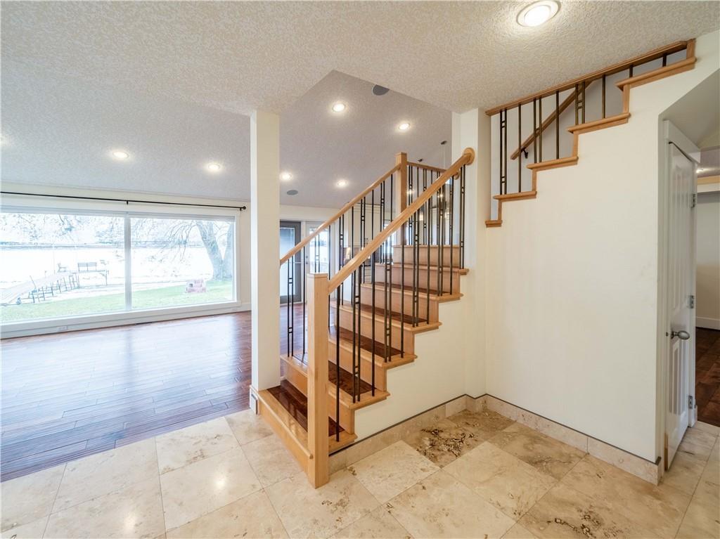 1077 East Chestermere Drive, Chestermere, AB, T1X 1A9 C4274561