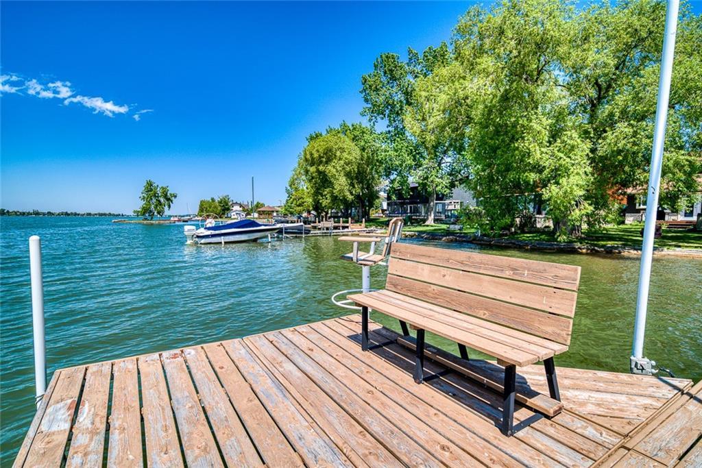 1077 East Chestermere Drive, Chestermere, AB, T1X 1A9 C4274561