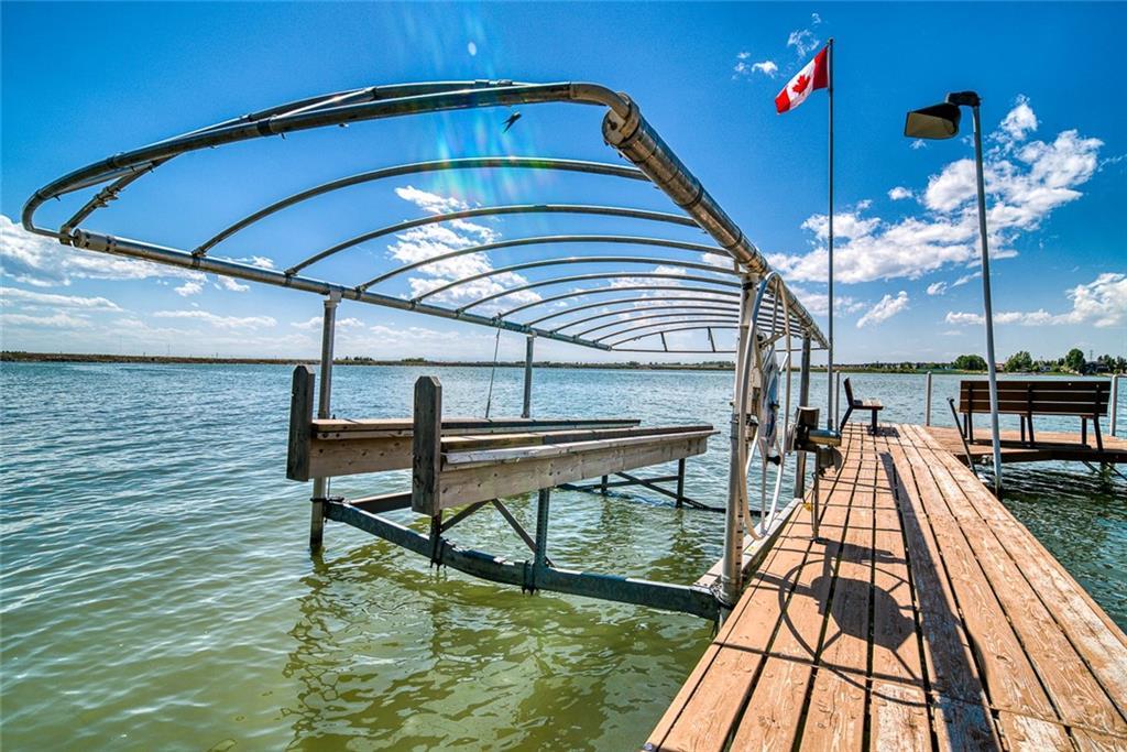 1077 East Chestermere Drive, Chestermere, AB, T1X 1A9 C4274561