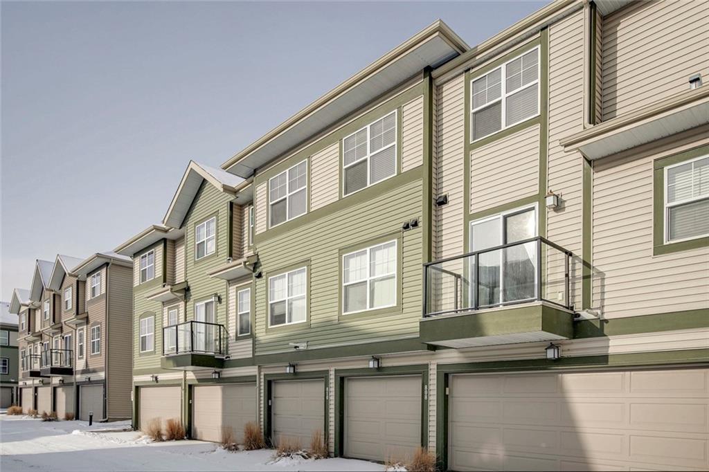 808 McKenzie Towne Common SE, Calgary, AB, T2Z 1C7 C4284713 Sarah